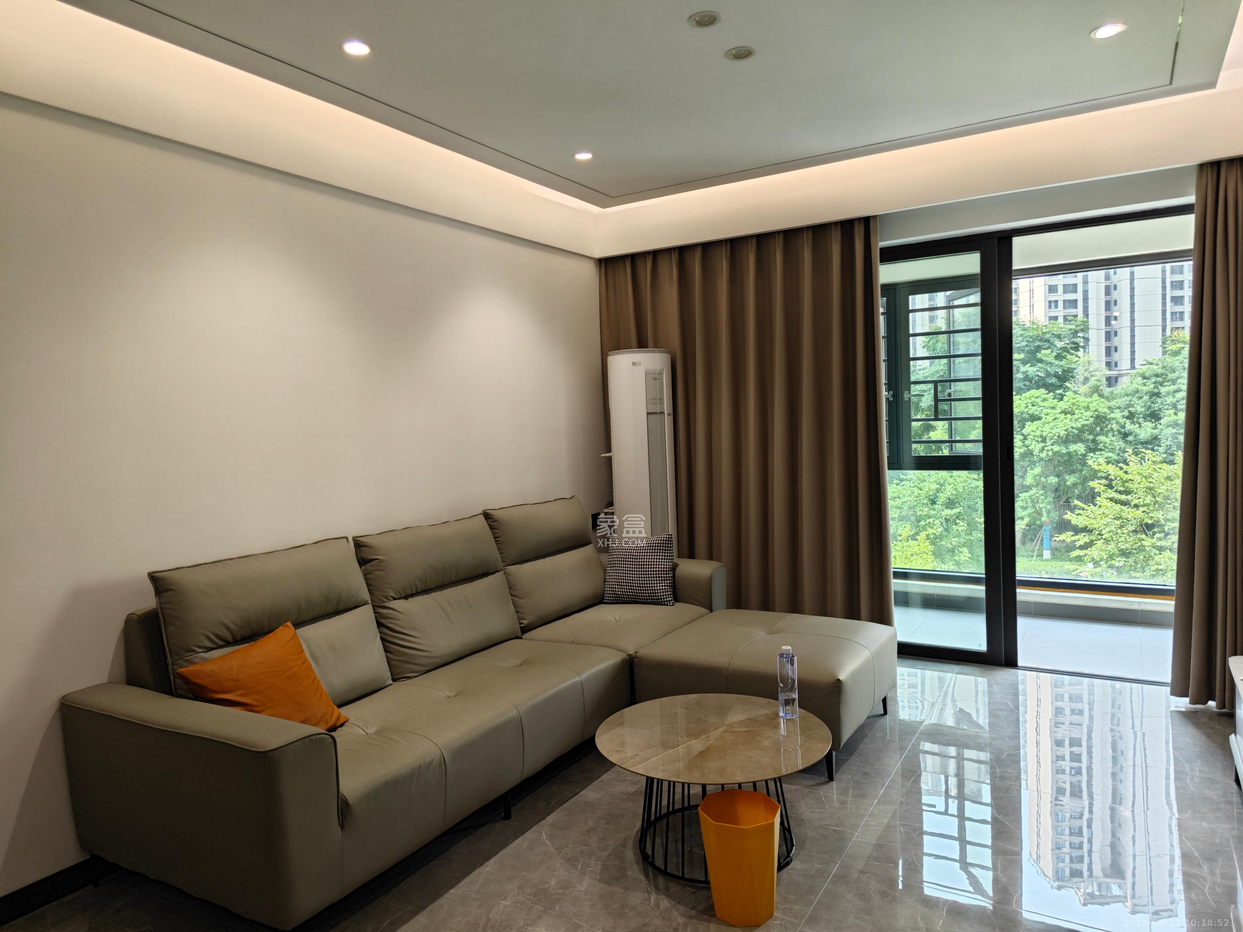 卓越中寰 4室2厅2卫 5000.0元/月 卓越中寰 4室2厅2卫 5000.0元/月室内图