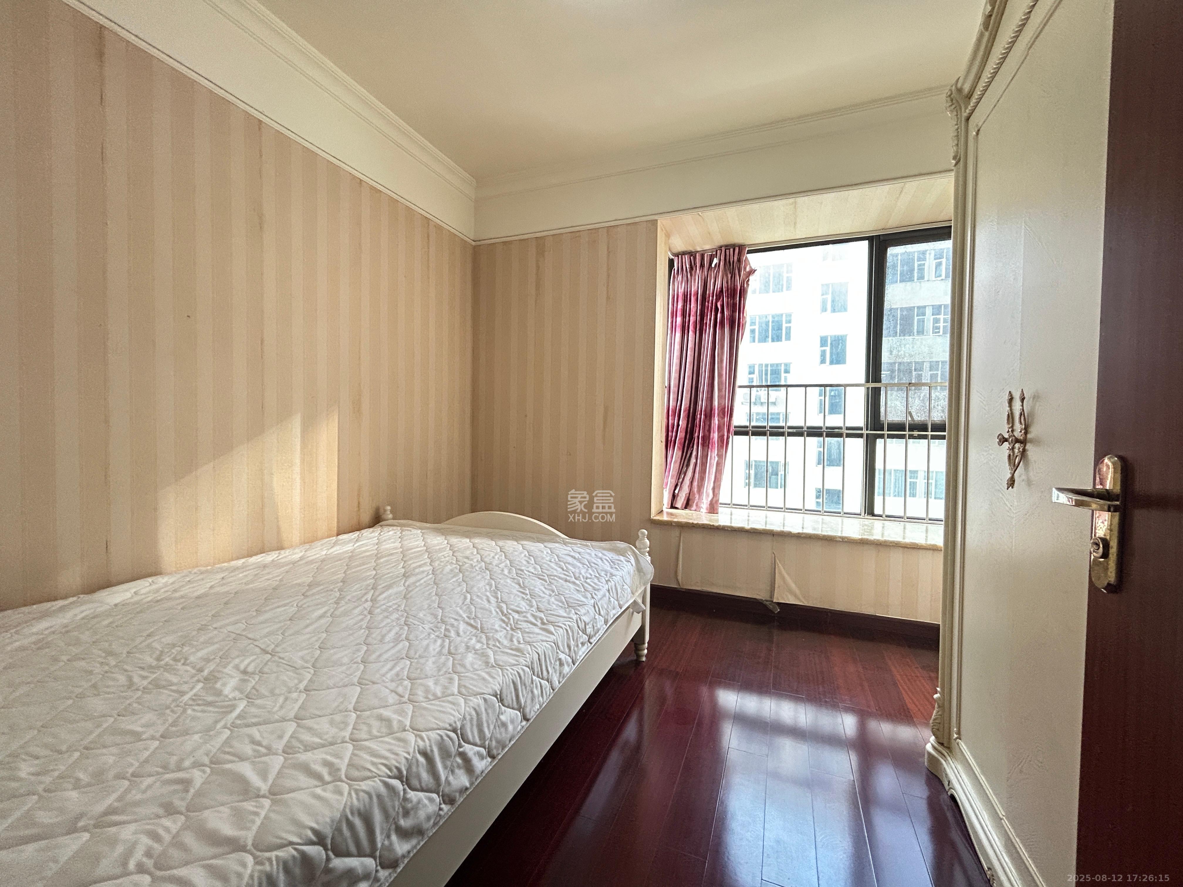 盛世美居荷园 3室2厅2卫 4100.0元/月 盛世美居荷园 3室2厅2卫 4100.0元/月室内图