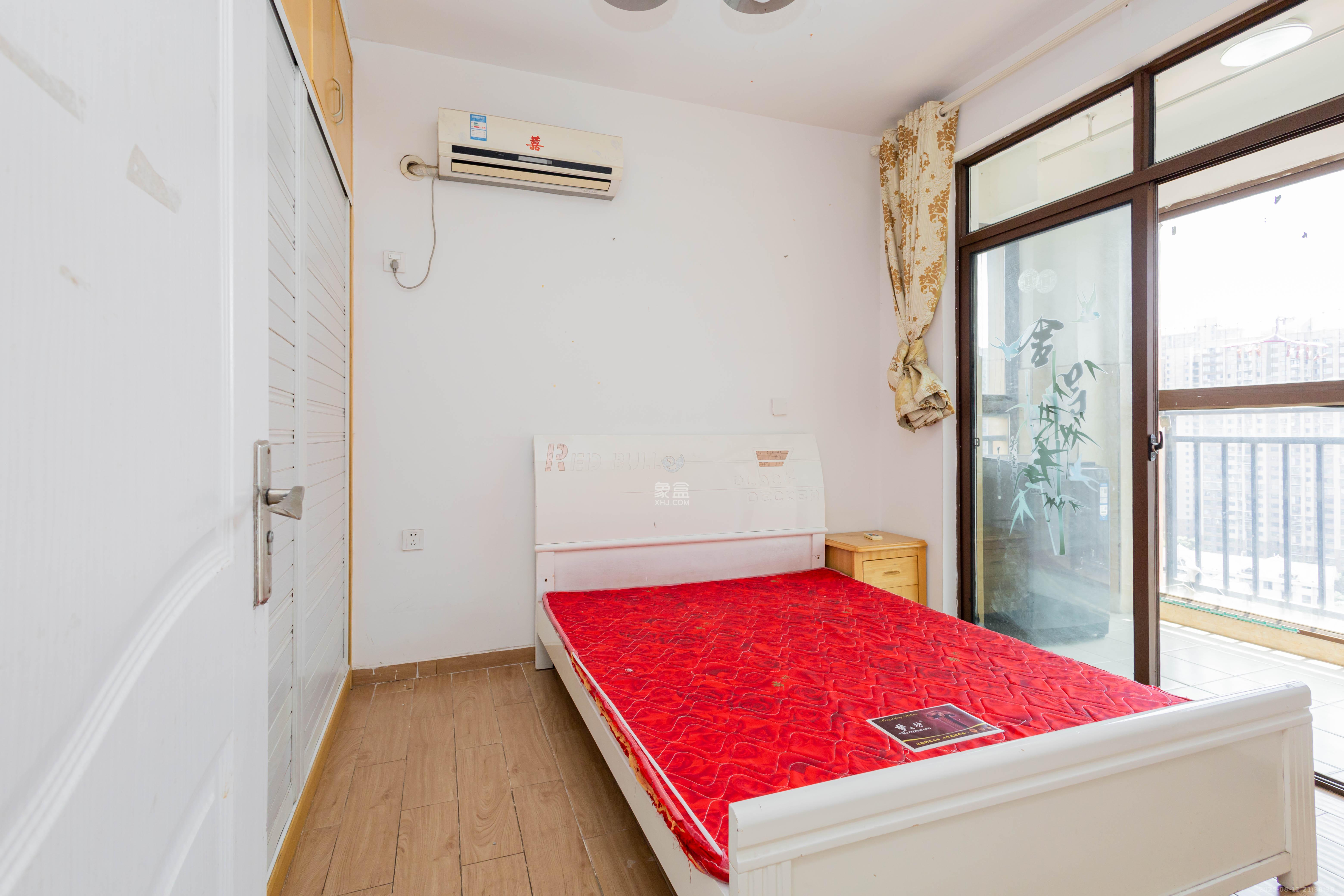 天园假日  3室2厅1卫    66.0万 天园假日  3室2厅1卫    66.0万卧室