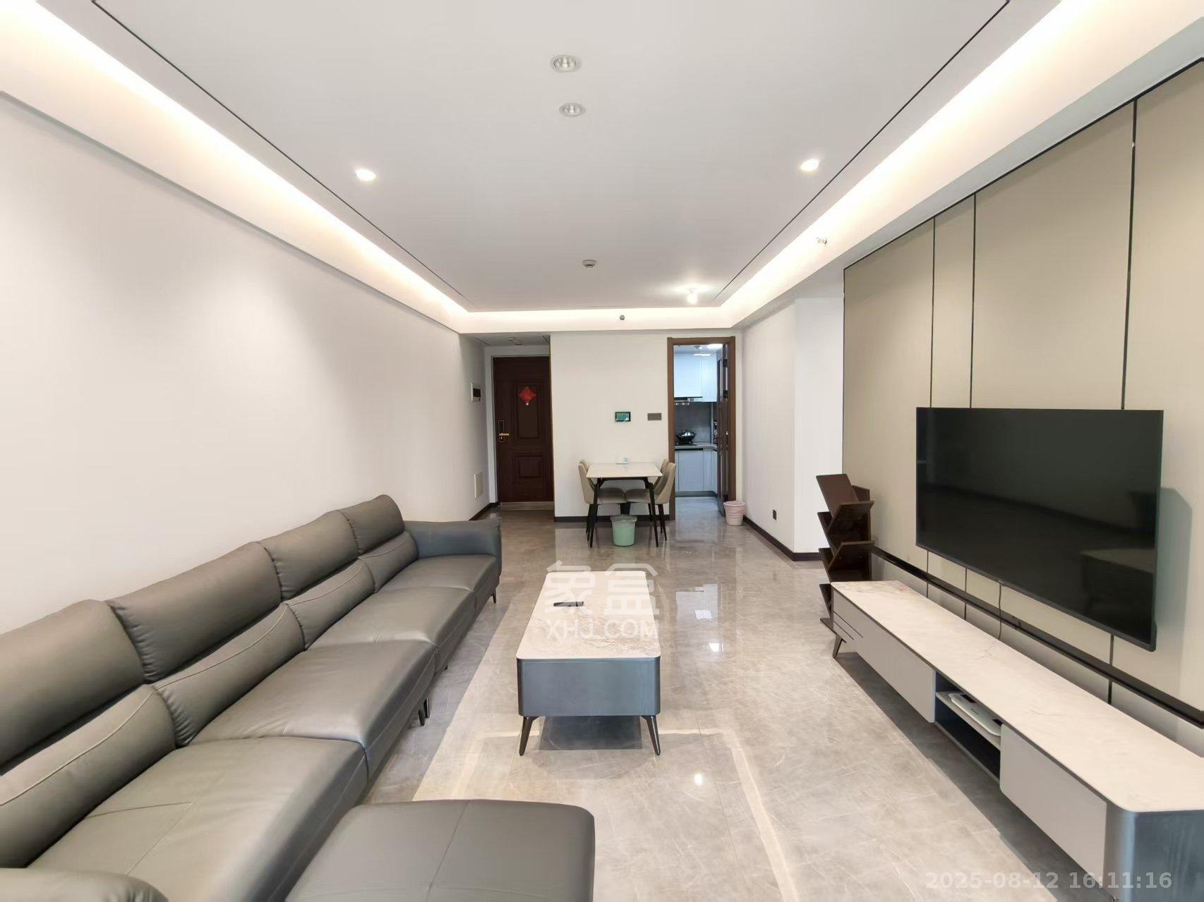 卓越中寰 4室2厅2卫 4500.0元/月 卓越中寰 4室2厅2卫 4500.0元/月室内图