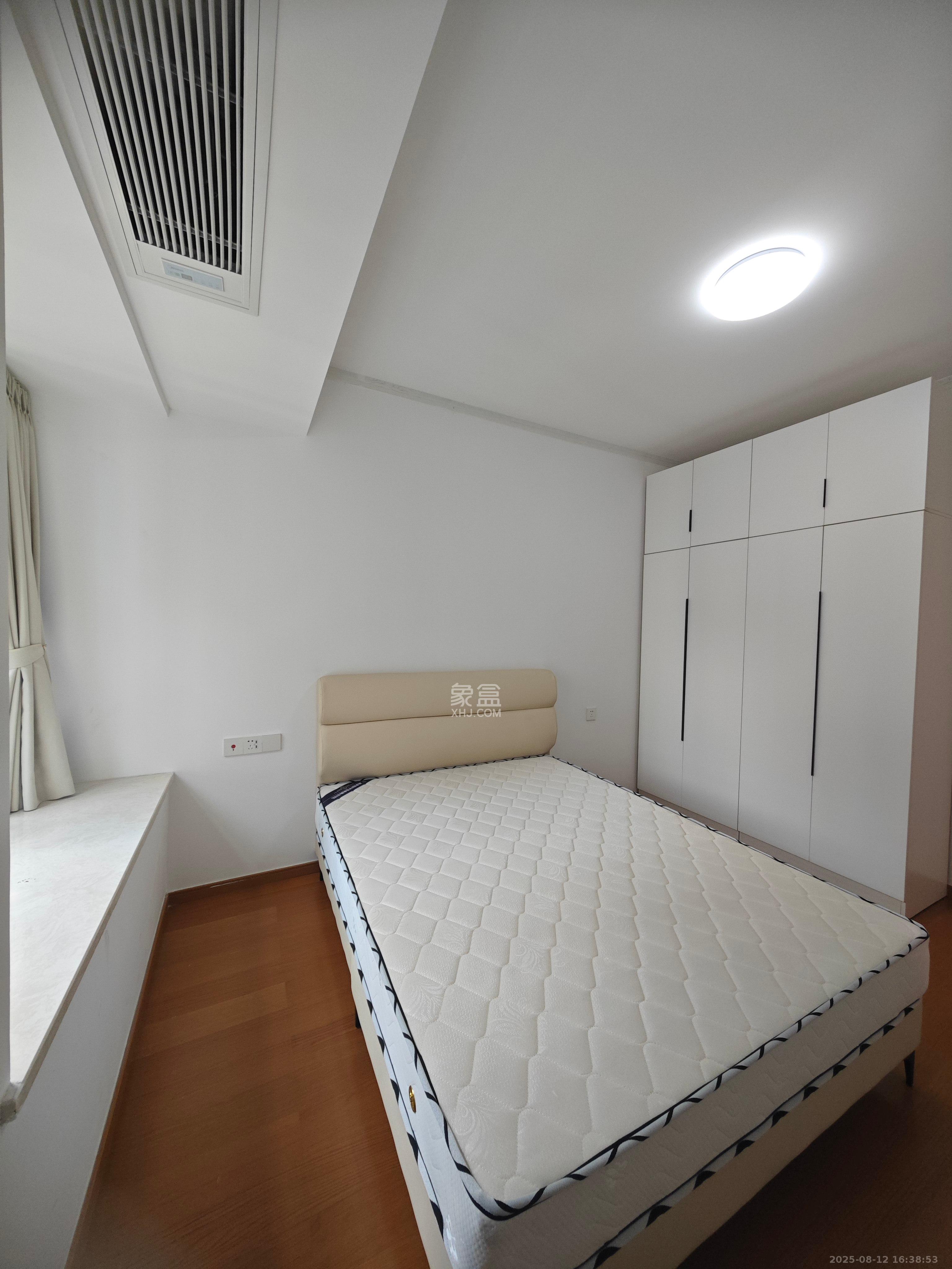 清控湖山雅居南区  3室2厅2卫   2600.00元/月室内图