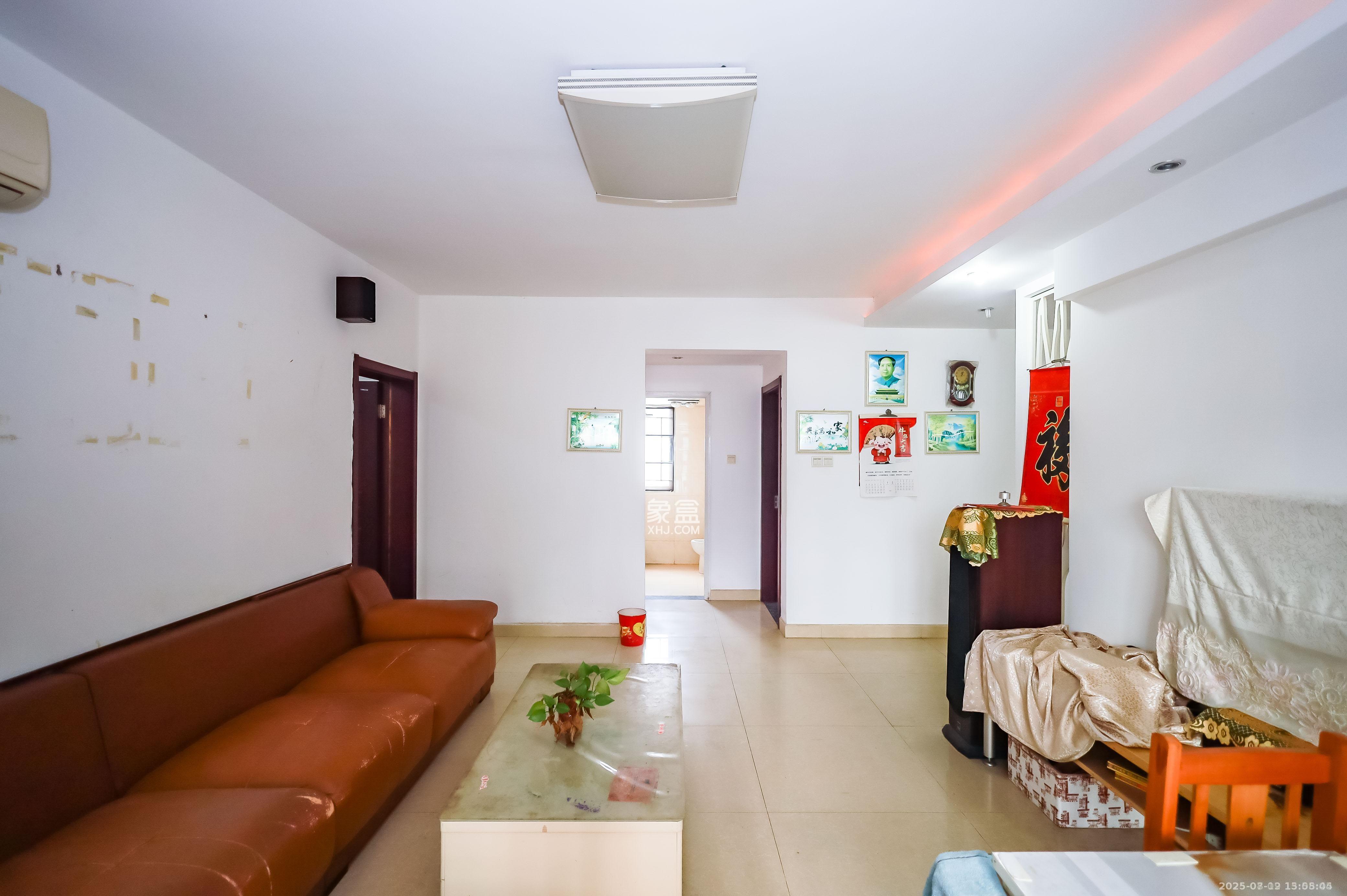 金科东方大院三四期 3室2厅2卫 2500.0元/月 金科东方大院三四期 3室2厅2卫 2500.0元/月室内图