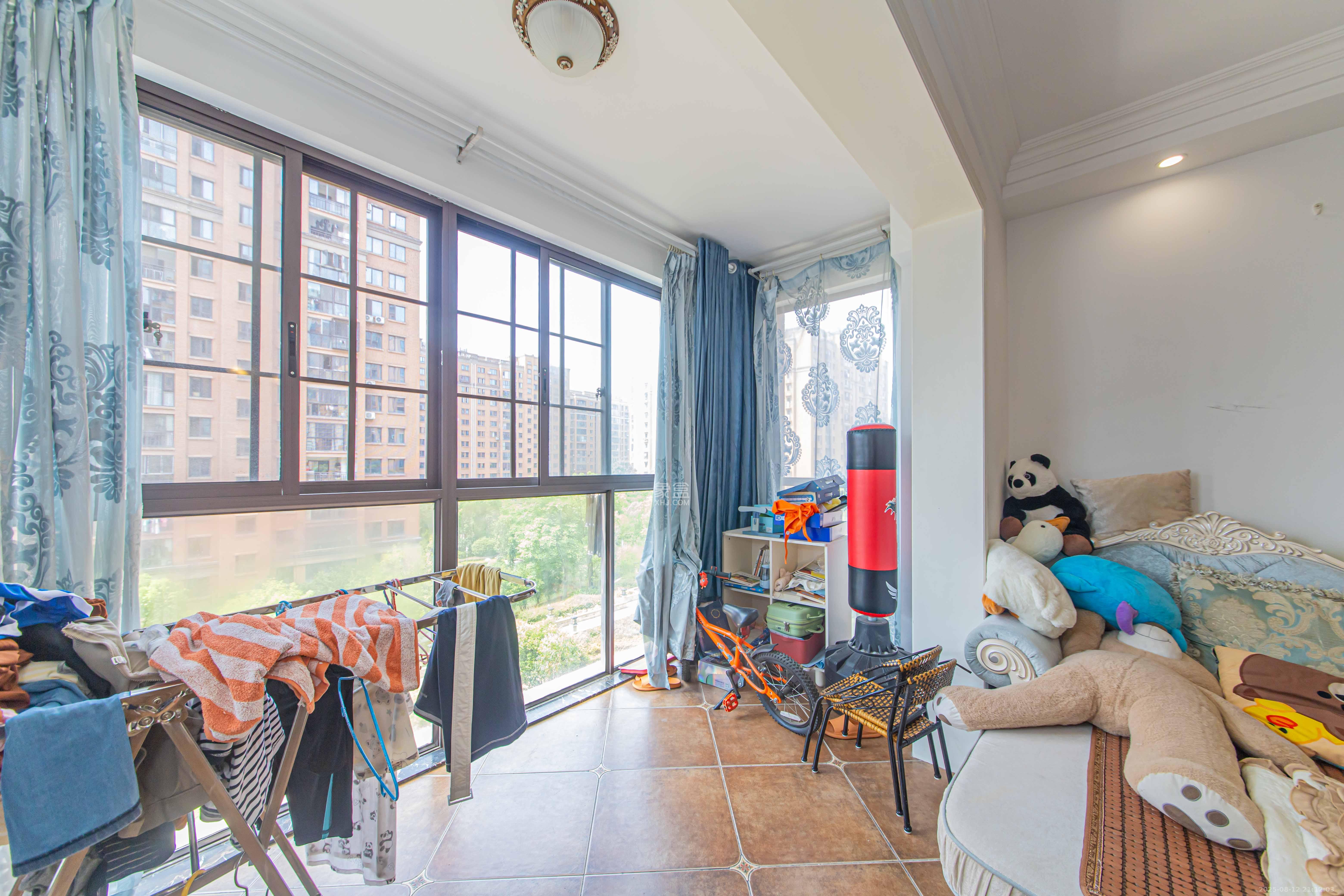 鑫远和城(一、二期) 4室2厅2卫 130.0万 鑫远和城(一、二期) 4室2厅2卫 130.0万阳台