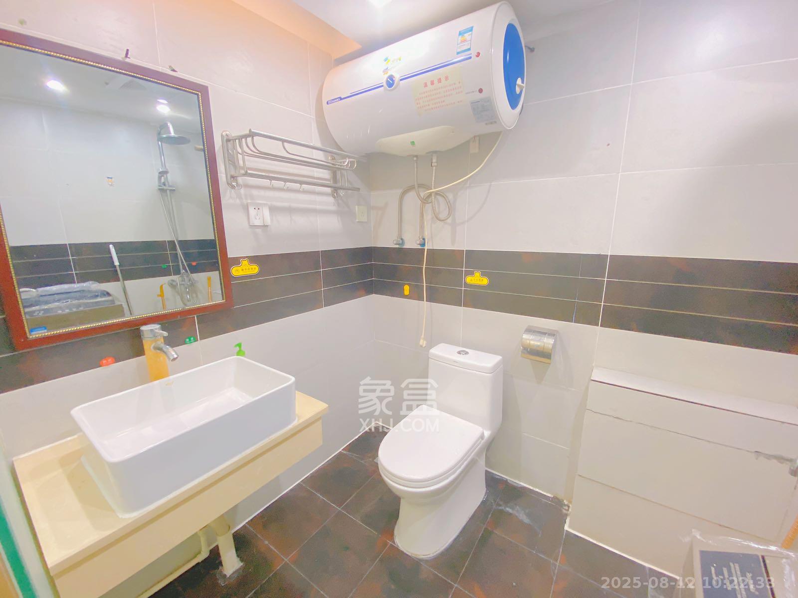 摩天一号  1室1厅1卫    1900.0元/月 摩天一号  1室1厅1卫    1900.0元/月室内图