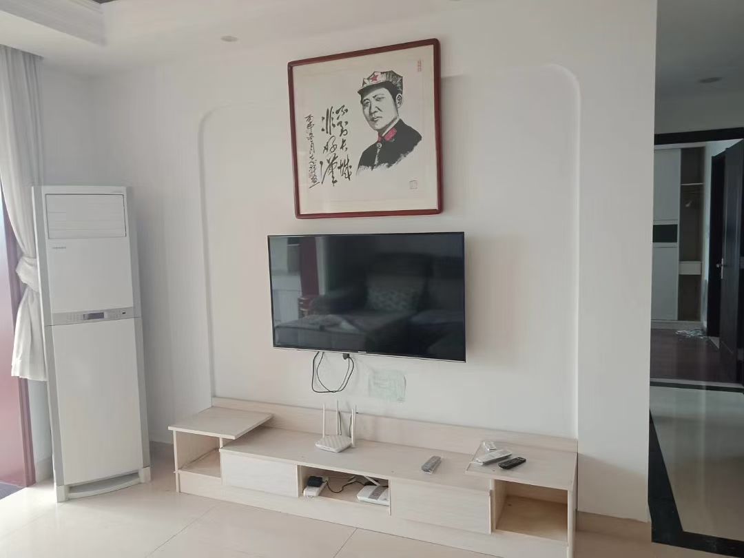 碧桂园  3室2厅2卫    2300.0元/月室内图