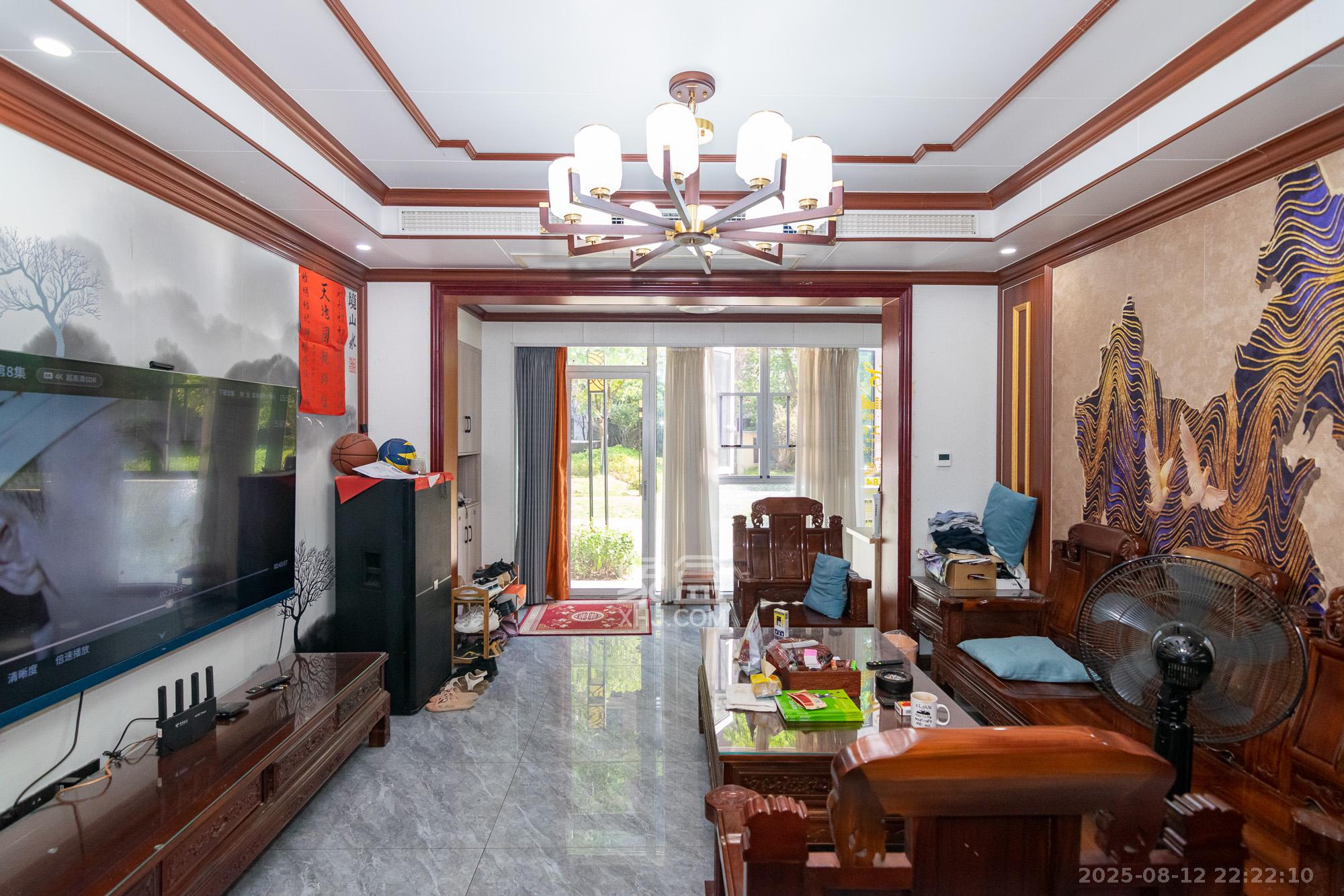 大汉汉园  5室2厅2卫    138.0万 大汉汉园  5室2厅2卫    138.0万客厅