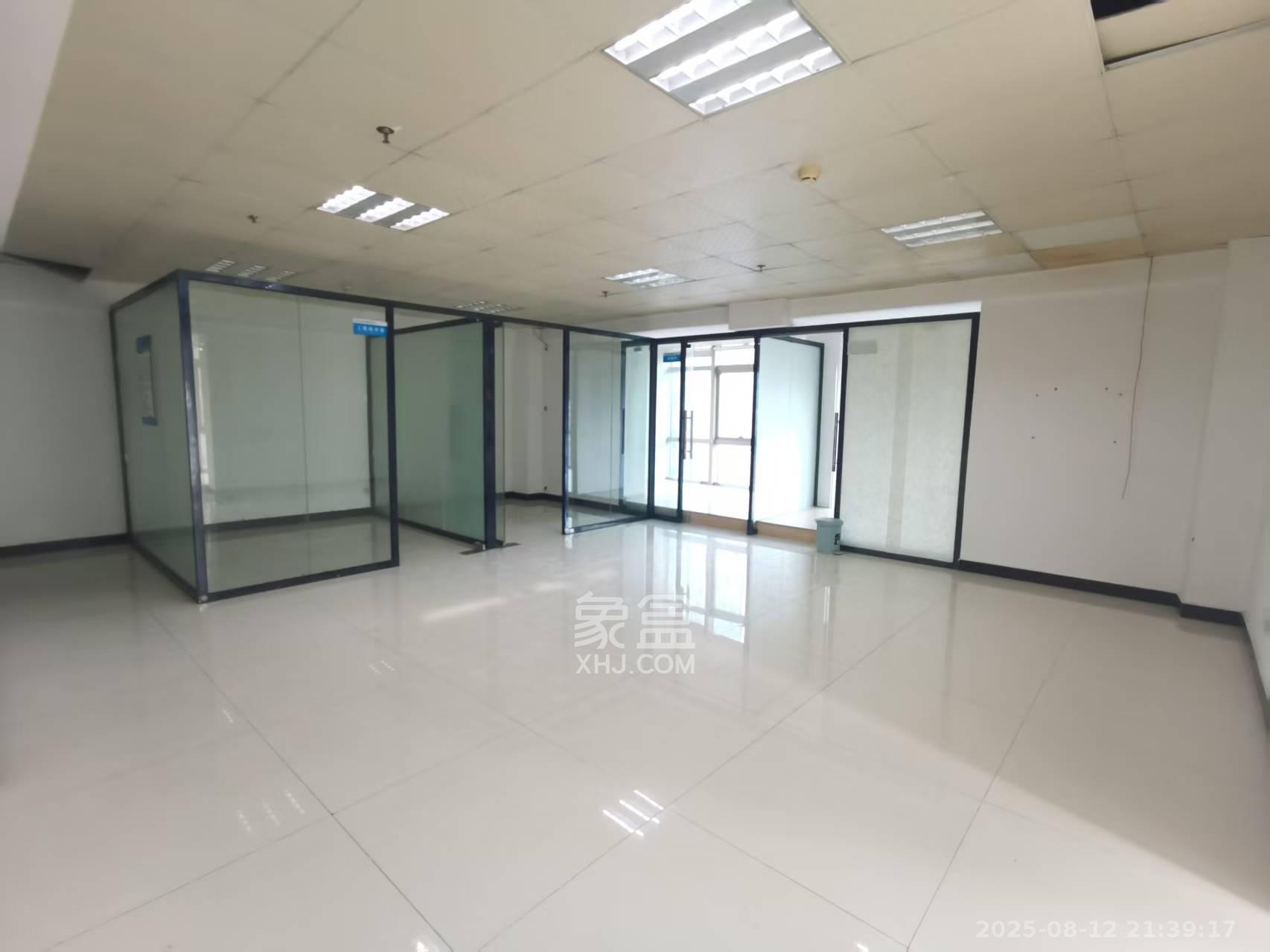 奥克斯广场 5室1厅1卫 4500.0元/月 奥克斯广场 5室1厅1卫 4500.0元/月室内图