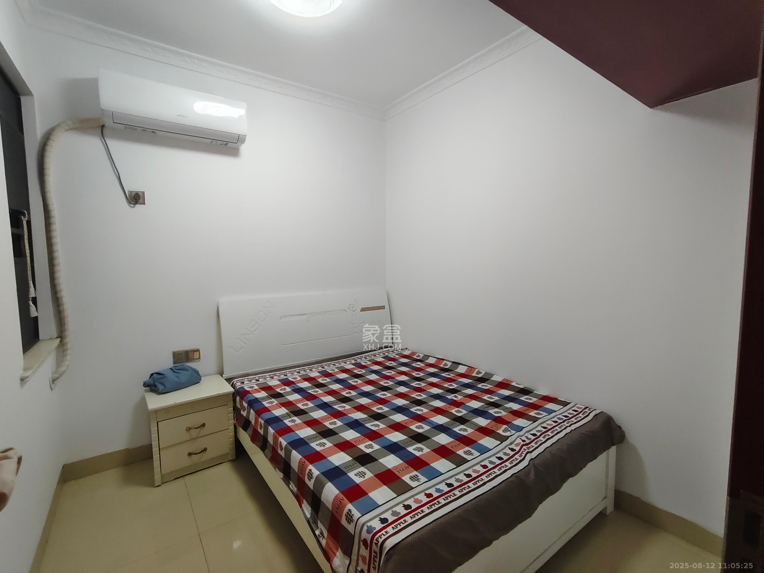 金侨城 2室2厅1卫 1100.0元/月 金侨城 2室2厅1卫 1100.0元/月室内图