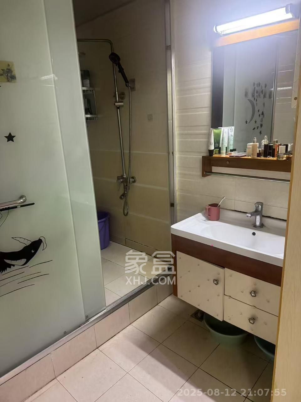 尊邸华庭  3室2厅1卫   2200.00元/月室内图