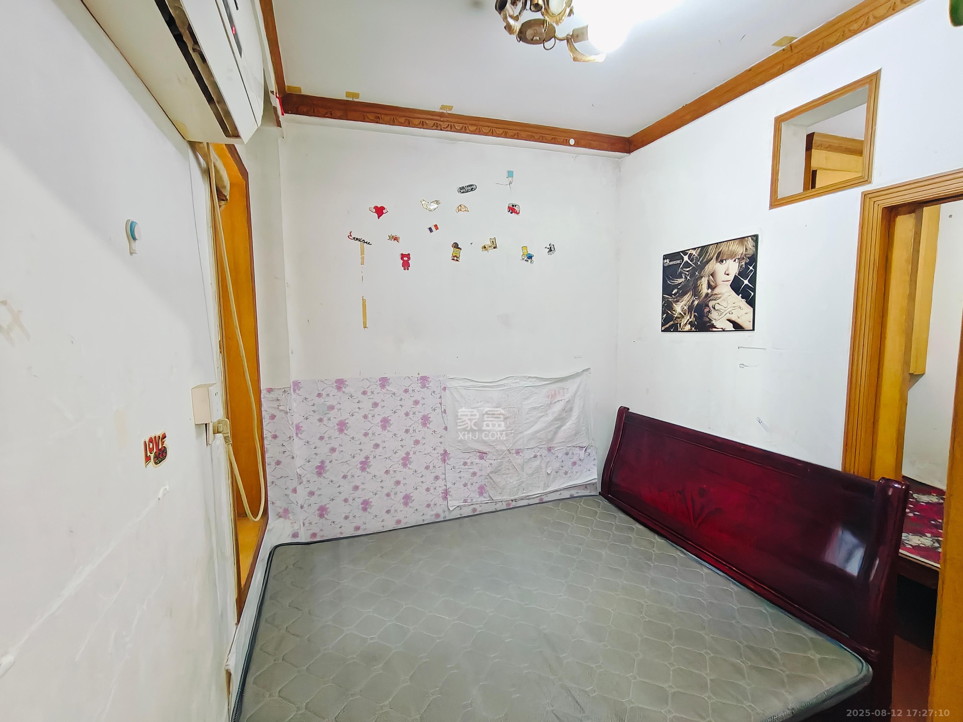 西牌楼社区 2室1厅1卫 1500.0元/月 西牌楼社区 2室1厅1卫 1500.0元/月室内图