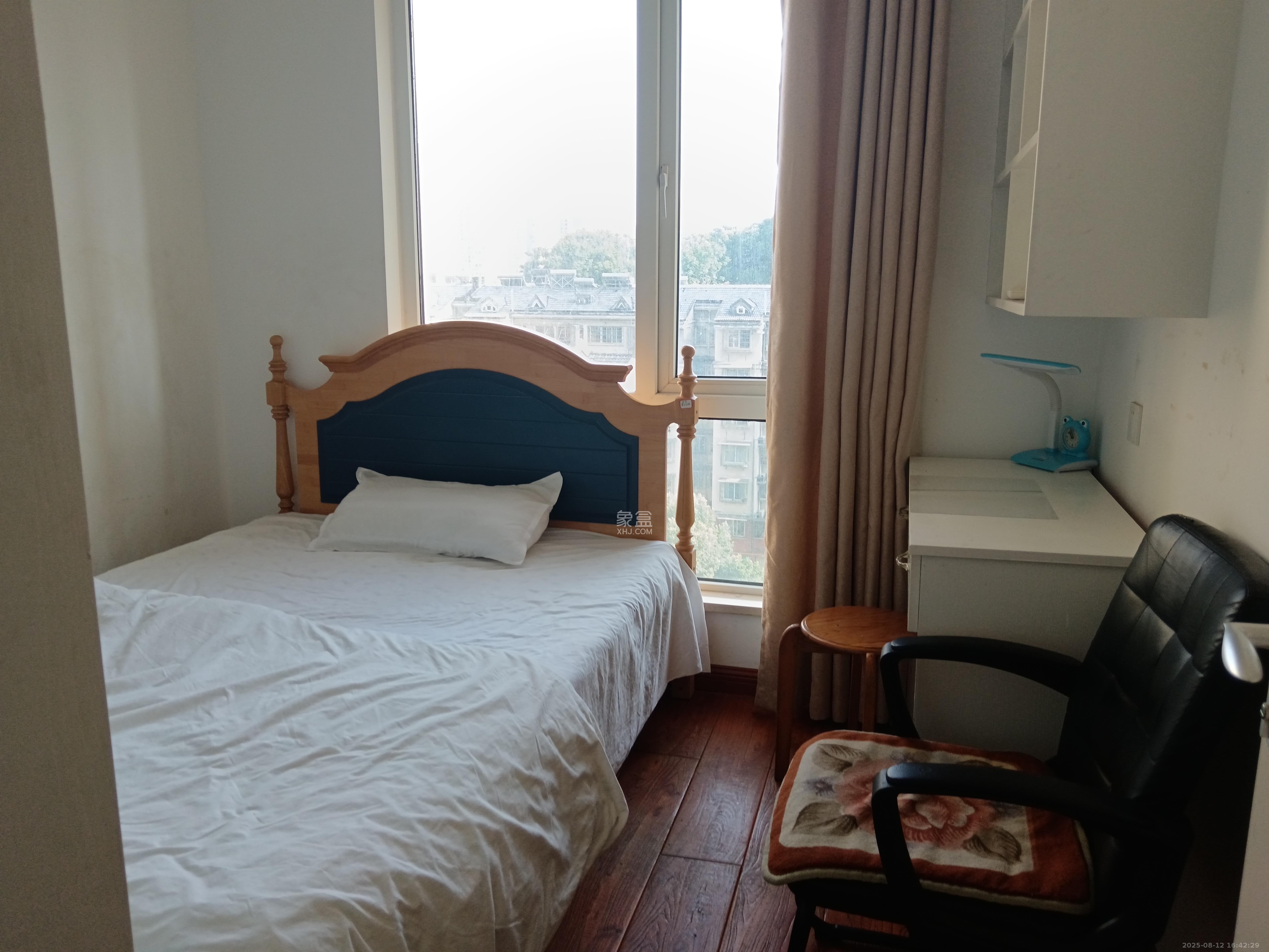 蓝光幸福满庭 3室2厅2卫 2500.0元/月 蓝光幸福满庭 3室2厅2卫 2500.0元/月室内图