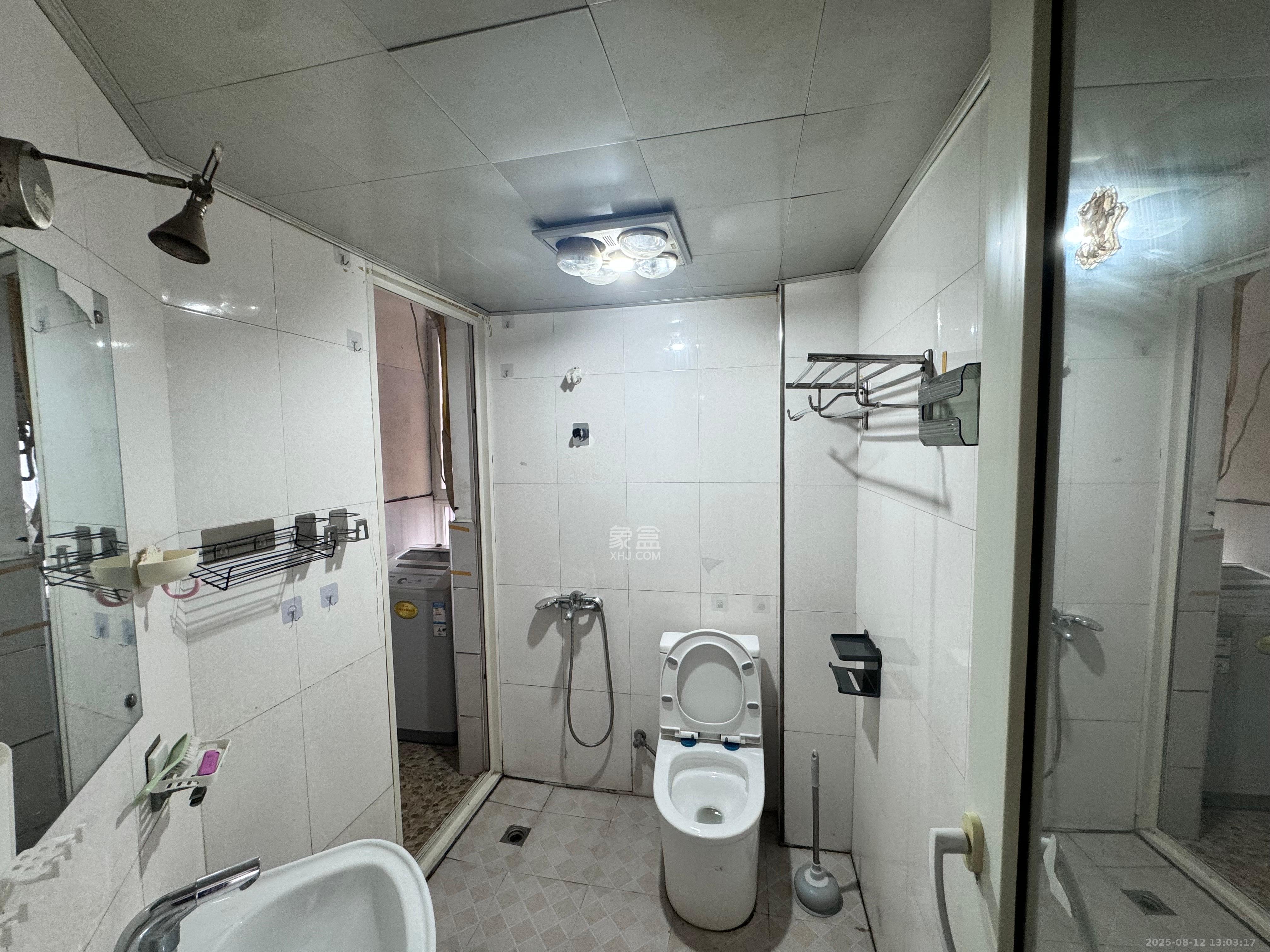 白沙晶城  1室1厅1卫    1900.0元/月 白沙晶城  1室1厅1卫    1900.0元/月室内图