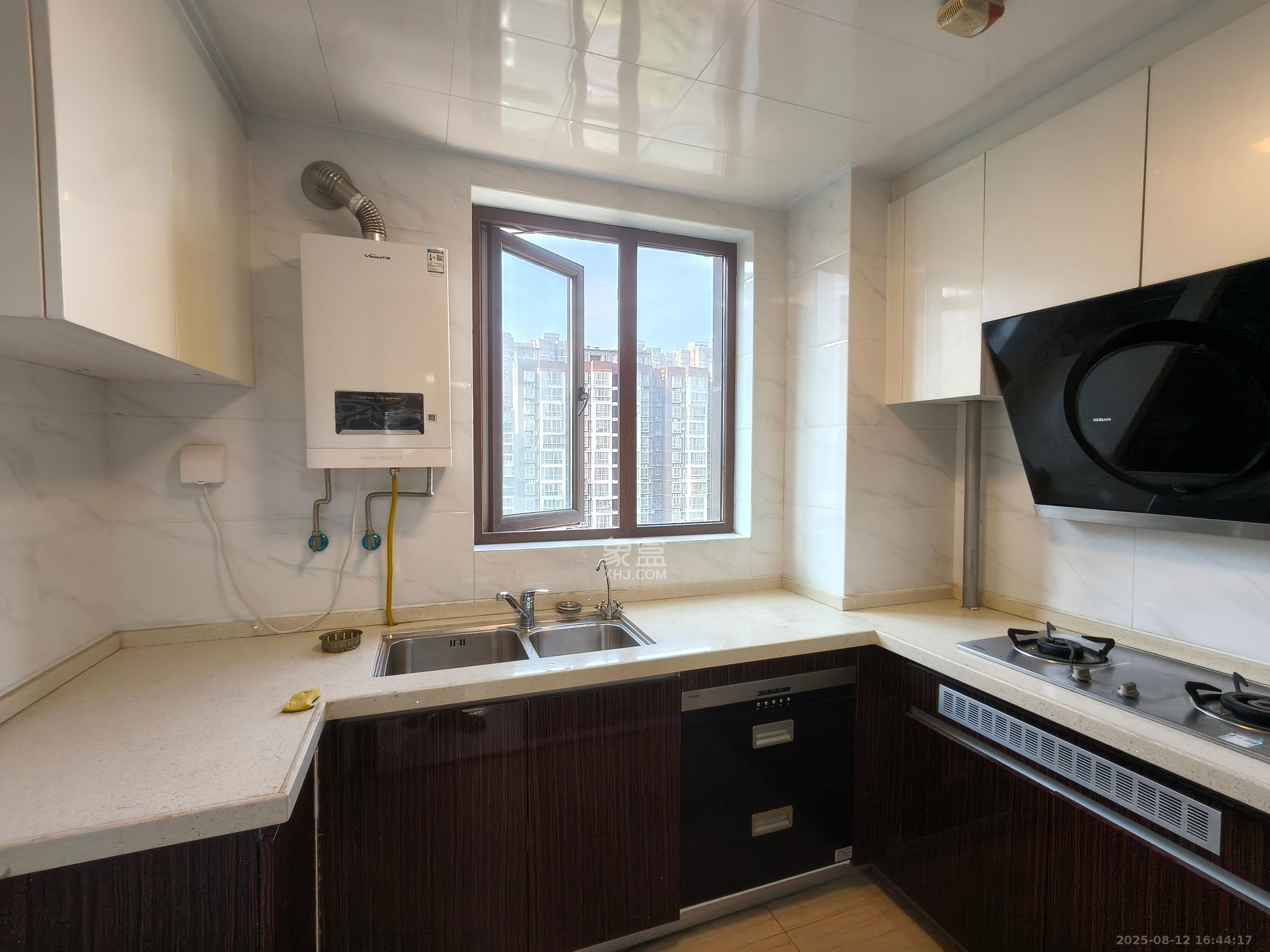 碧桂园中央花园 4室2厅2卫 3000.0元/月 碧桂园中央花园 4室2厅2卫 3000.0元/月室内图