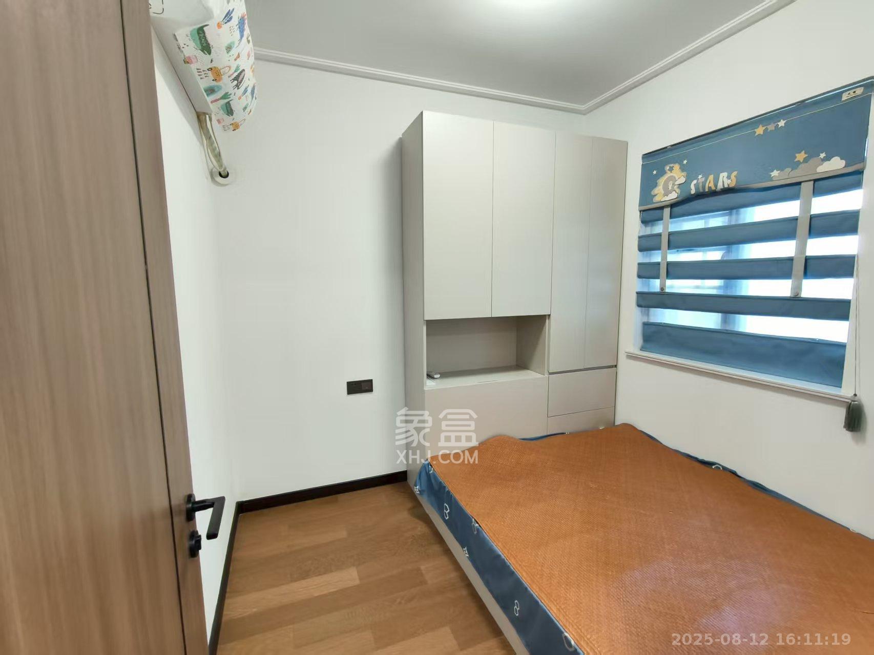 卓越中寰 4室2厅2卫 4500.0元/月 卓越中寰 4室2厅2卫 4500.0元/月室内图