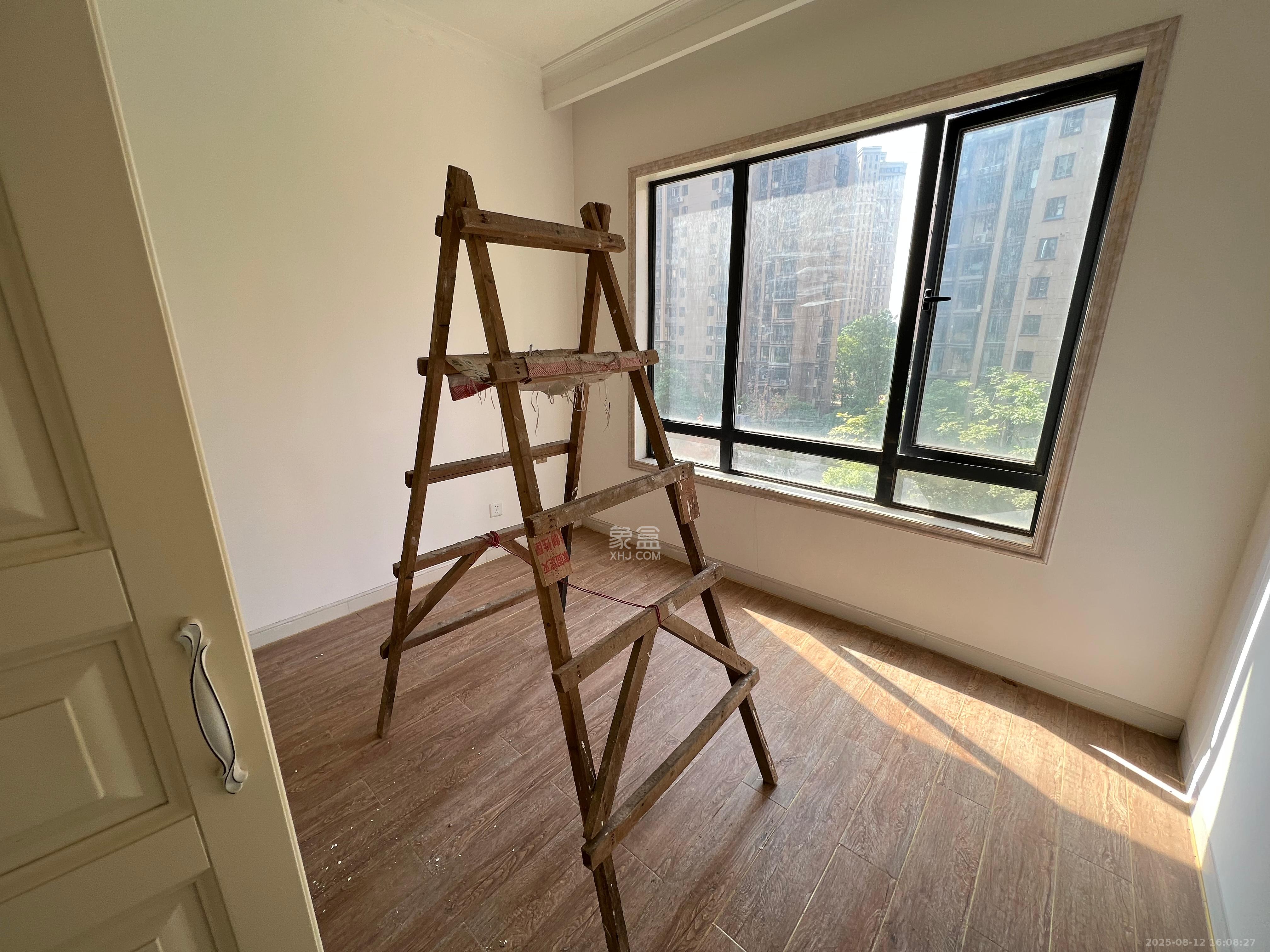 邦盛水岸御园 3室2厅1卫 2200.0元/月 邦盛水岸御园 3室2厅1卫 2200.0元/月室内图