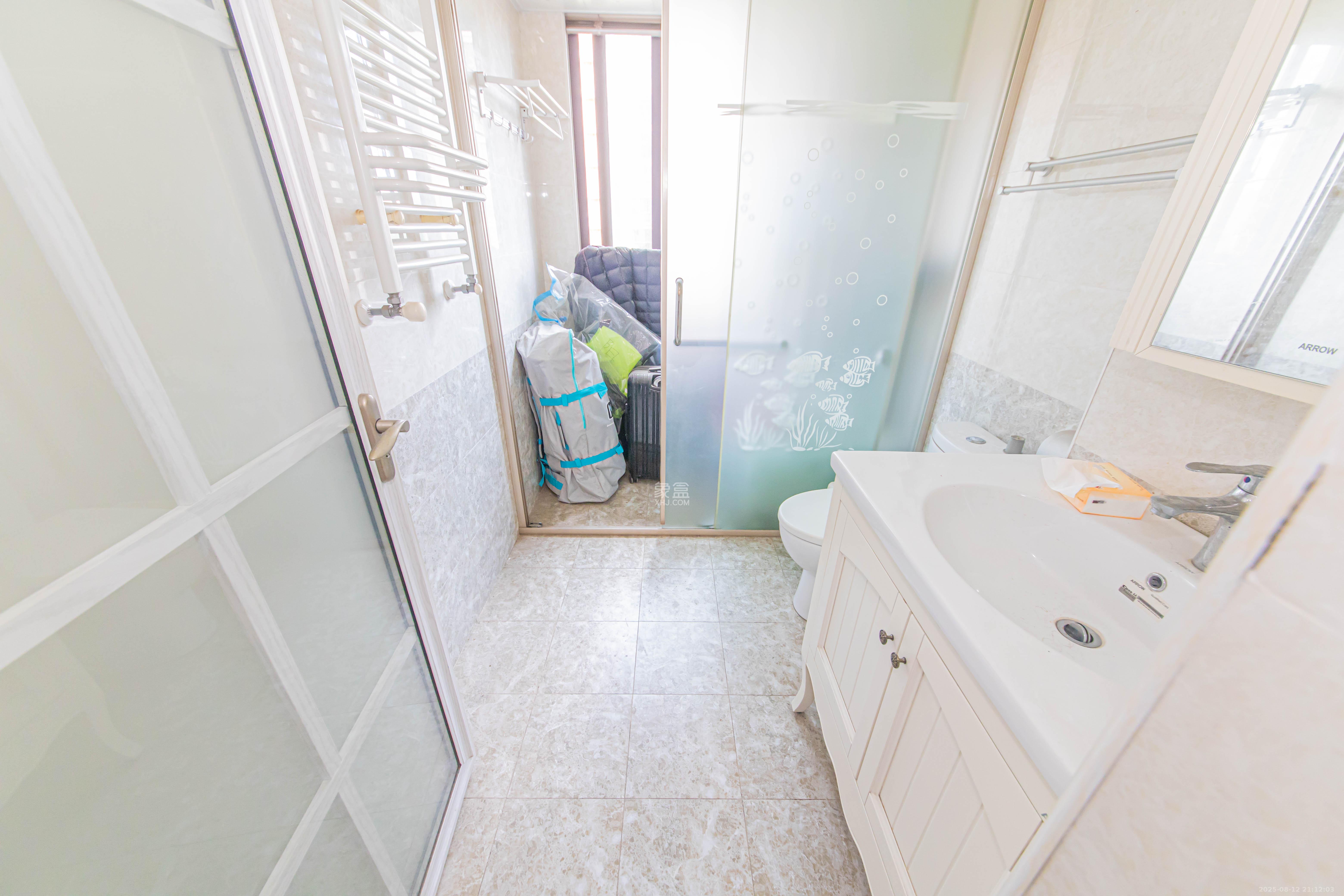 鑫远和城(一、二期) 4室2厅2卫 130.0万 鑫远和城(一、二期) 4室2厅2卫 130.0万卫生间