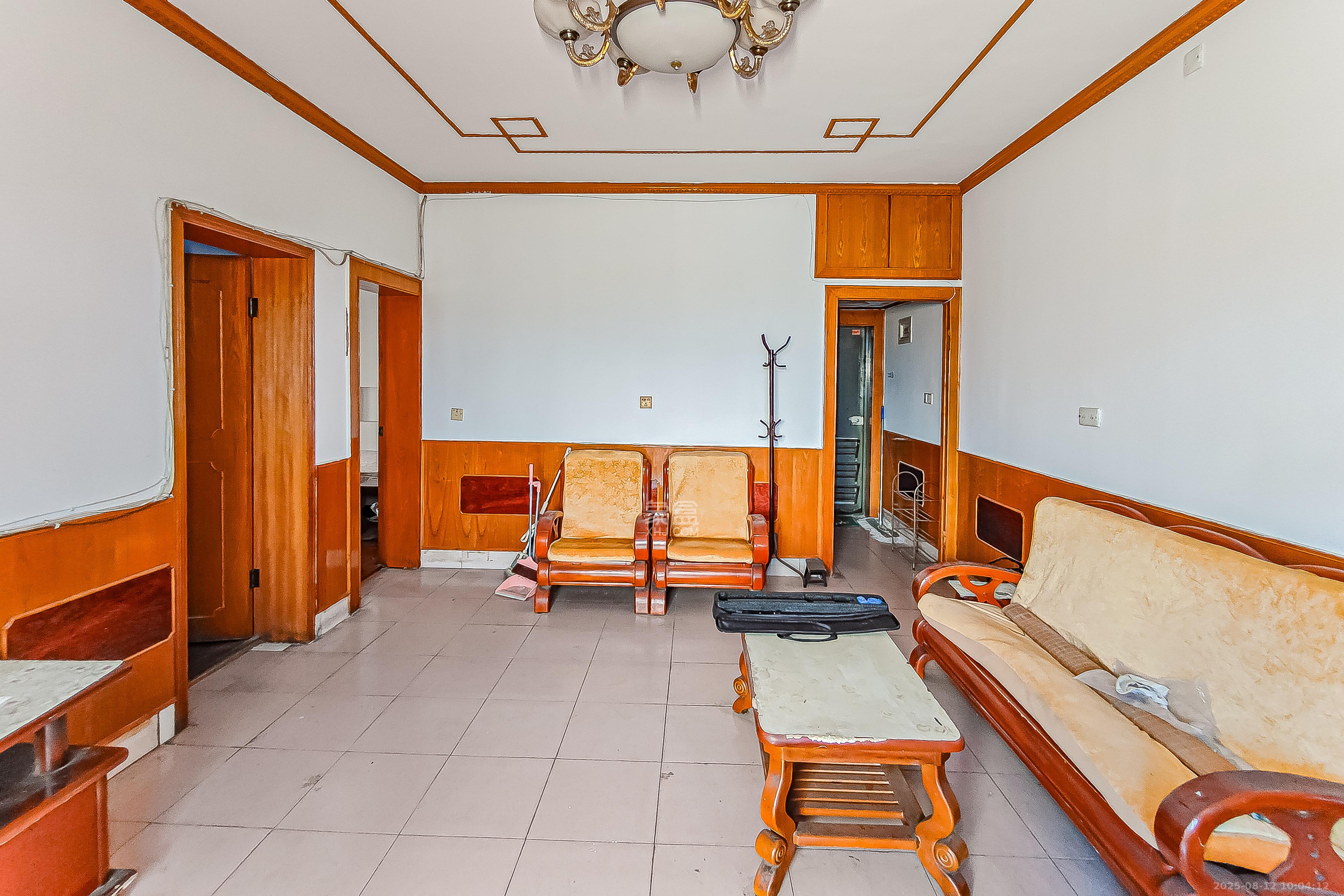 杏花苑  2室1厅1卫    36.0万客厅