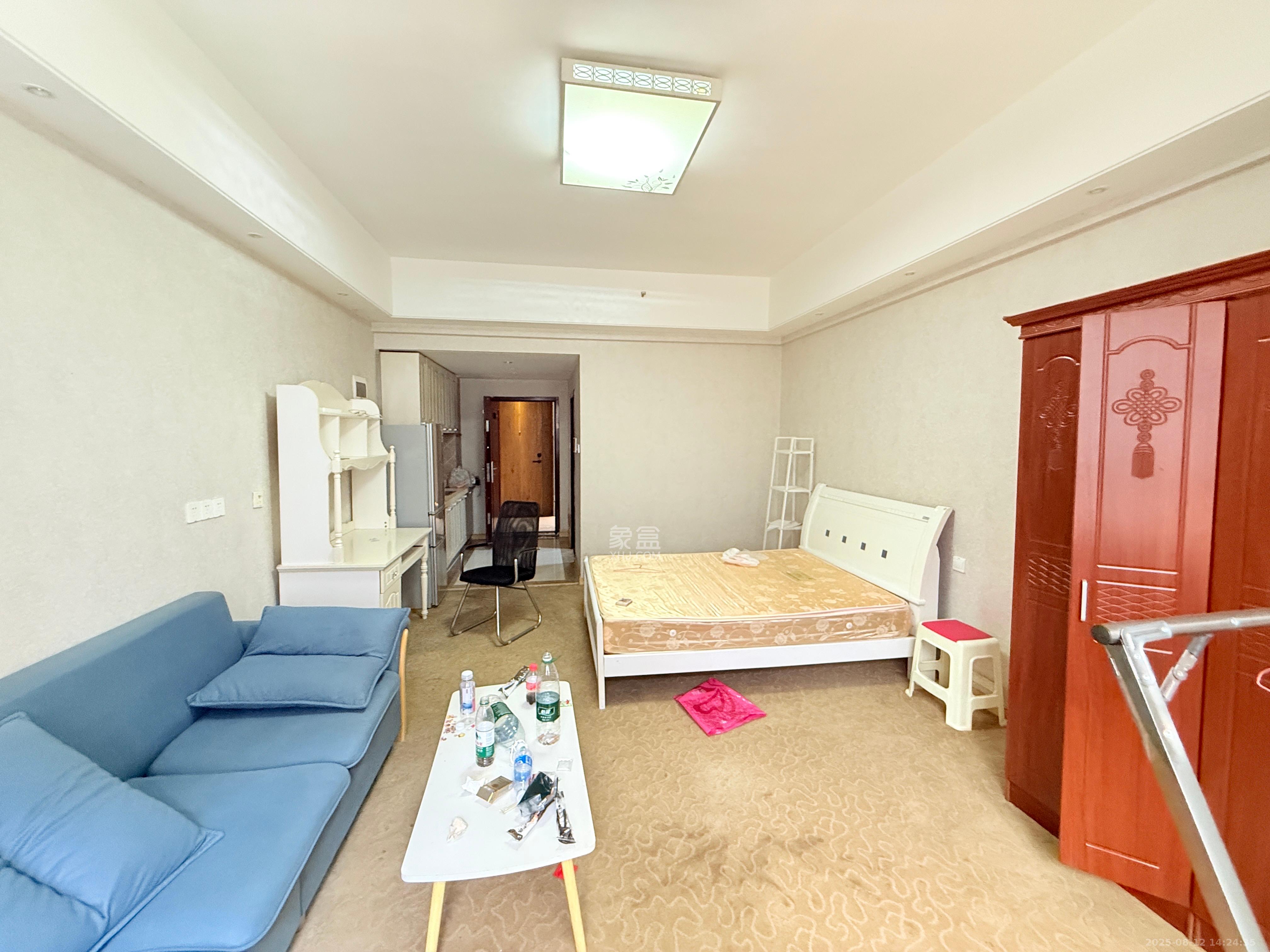 嘉斯茂购物广场(国中星城) 1室1厅1卫 1500.0元/月 嘉斯茂购物广场(国中星城) 1室1厅1卫 1500.0元/月室内图