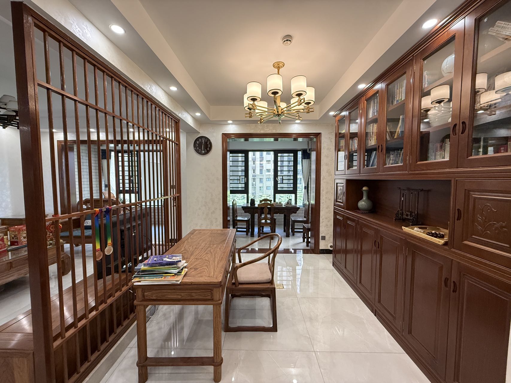 恩祥新城 4室2厅2卫 5500.0元/月 恩祥新城 4室2厅2卫 5500.0元/月室内图