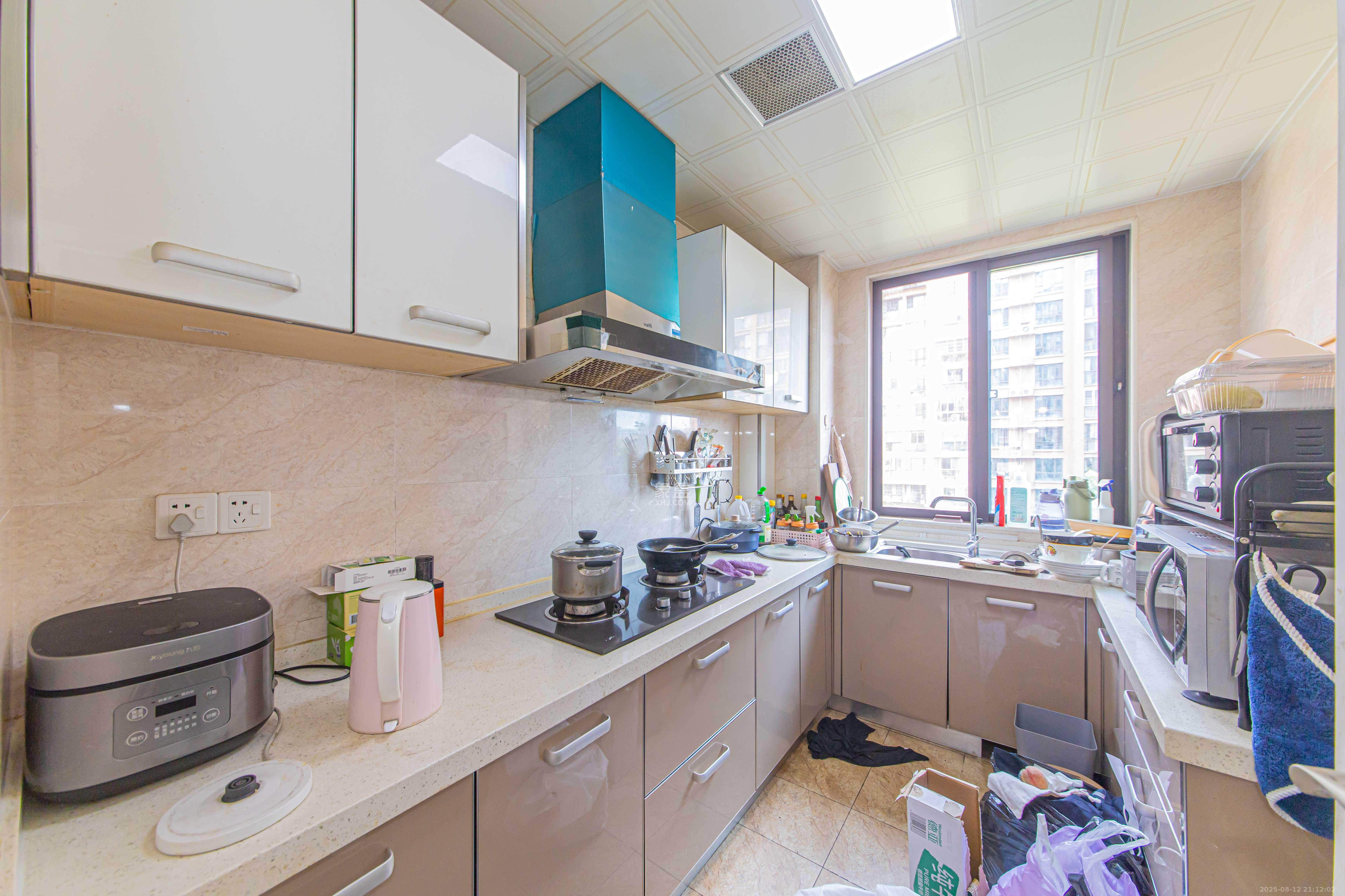 鑫远和城(一、二期) 4室2厅2卫 130.0万 鑫远和城(一、二期) 4室2厅2卫 130.0万厨房