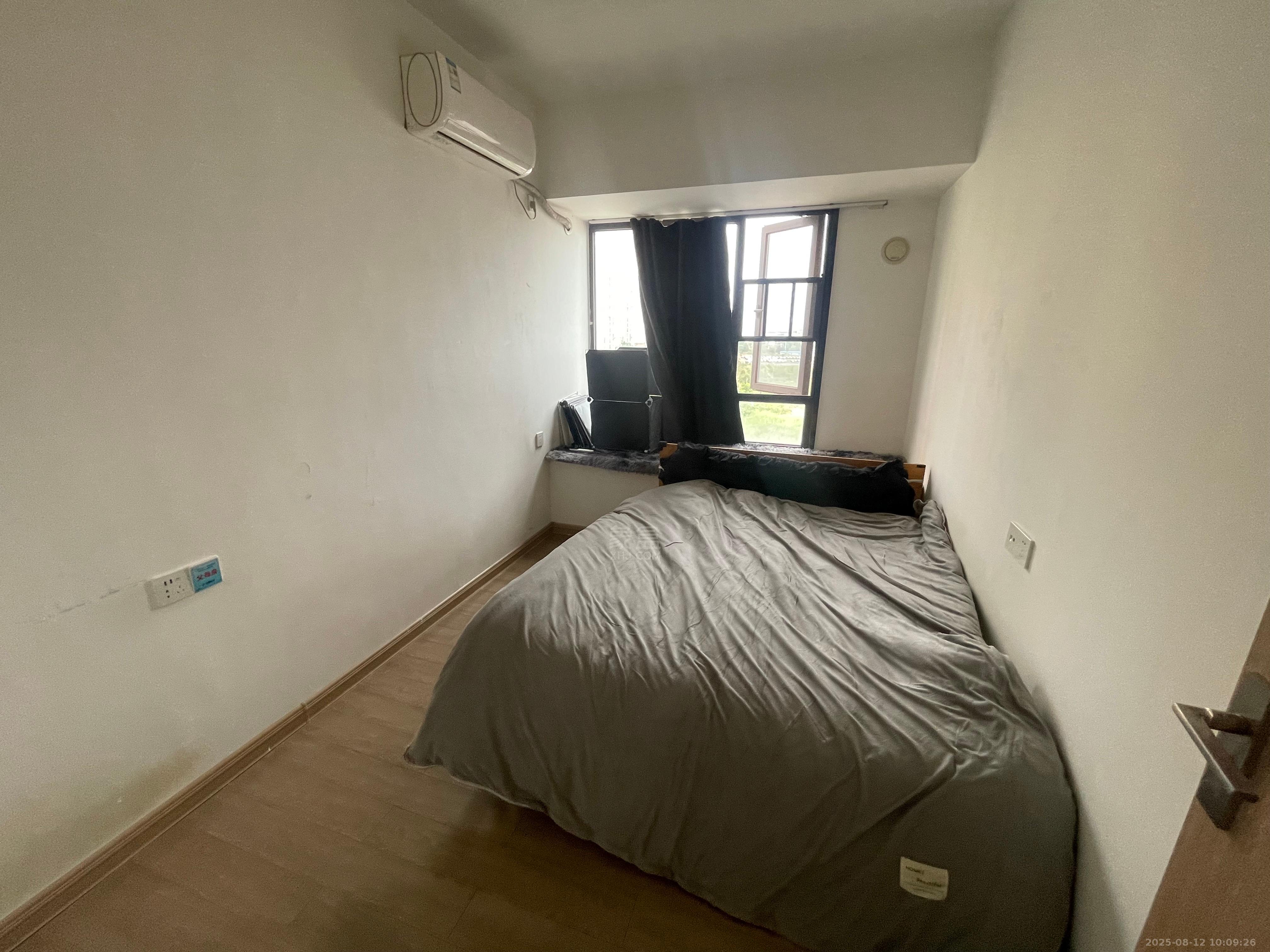 蓝溪谷 3室2厅2卫 2000.0元/月 蓝溪谷 3室2厅2卫 2000.0元/月室内图