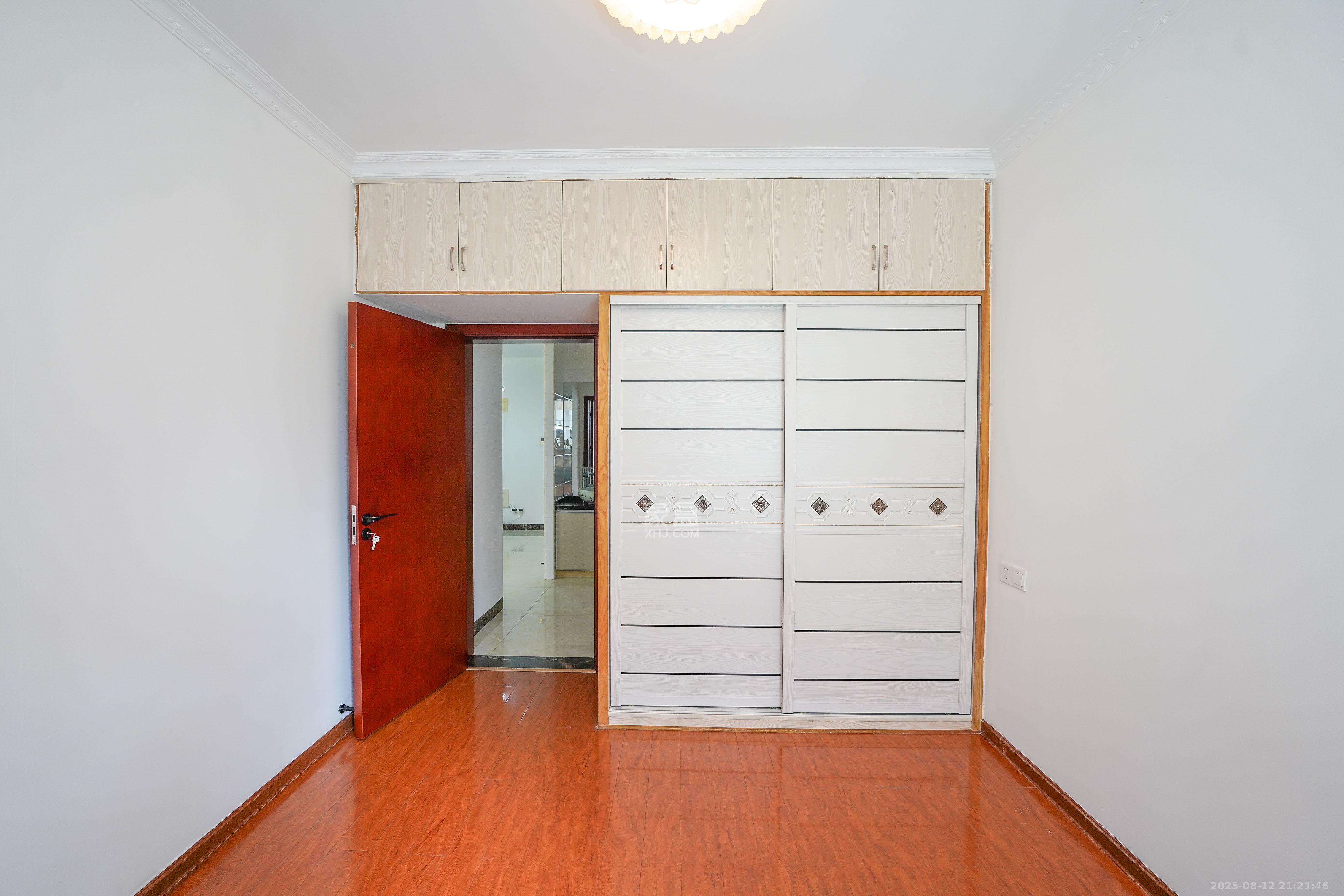 丽发新城 2室2厅1卫 55.0万 丽发新城 2室2厅1卫 55.0万卧室