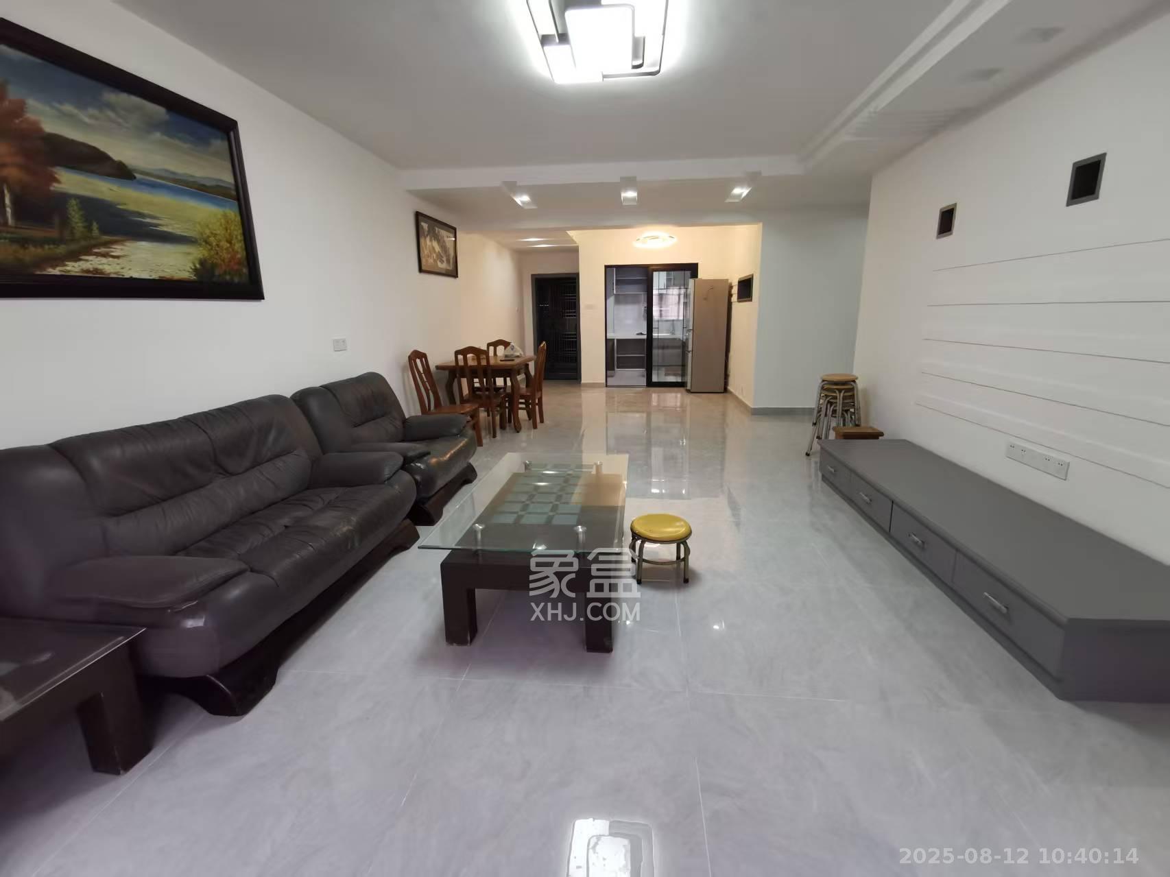 望月沁园 3室2厅2卫 3200.0元/月 望月沁园 3室2厅2卫 3200.0元/月室内图