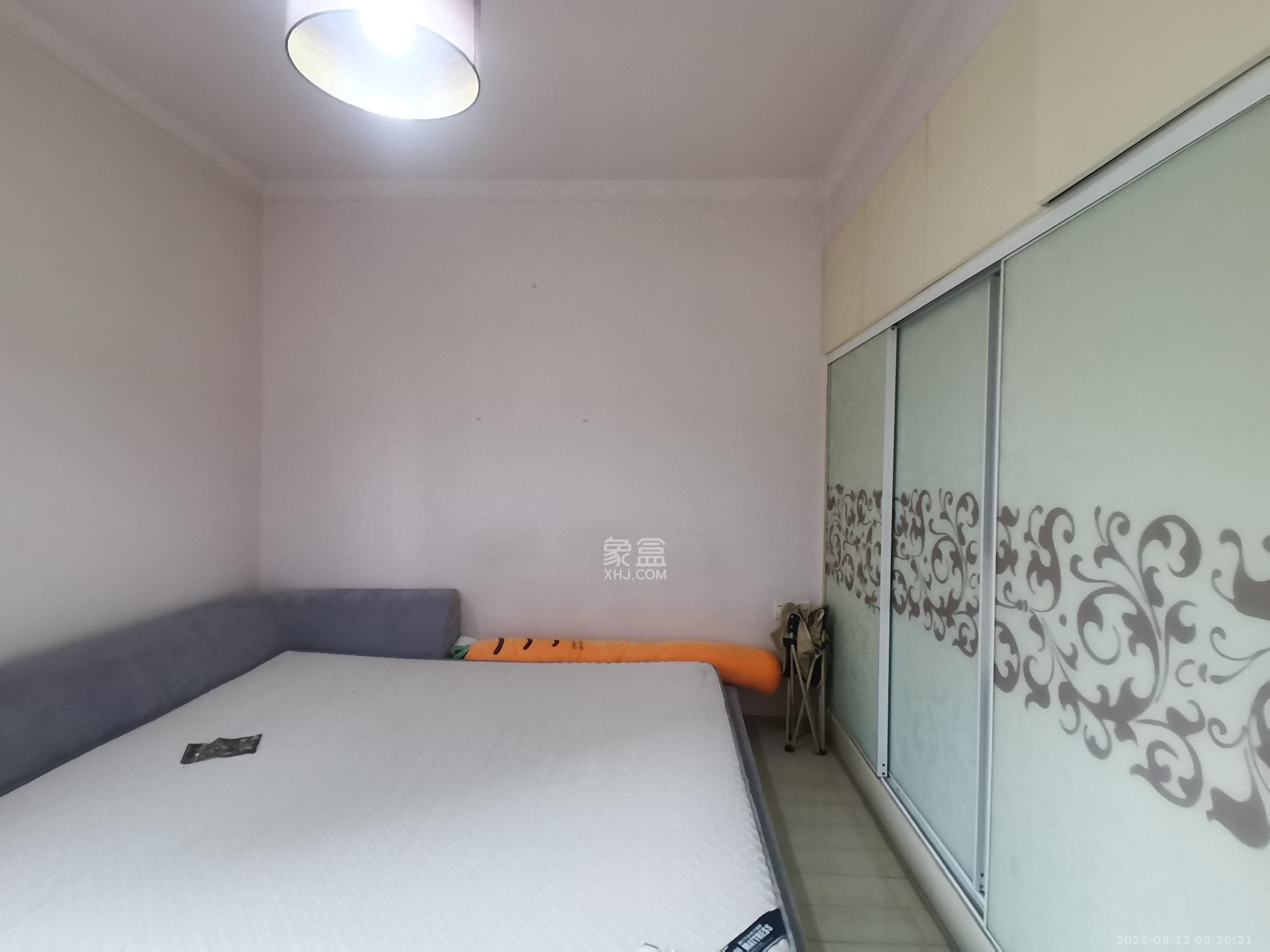 华天LOHO小镇 2室2厅1卫 1400.0元/月 华天LOHO小镇 2室2厅1卫 1400.0元/月室内图