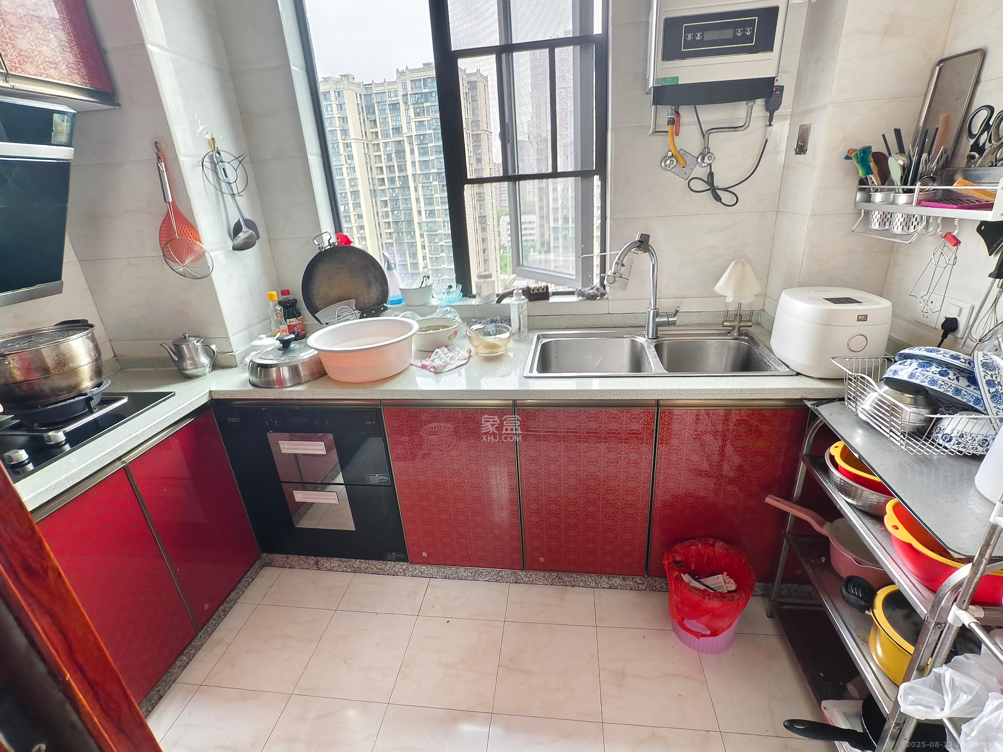 汇一城(汇壹公馆)  4室2厅2卫    2600.0元/月 汇一城(汇壹公馆)  4室2厅2卫    2600.0元/月室内图