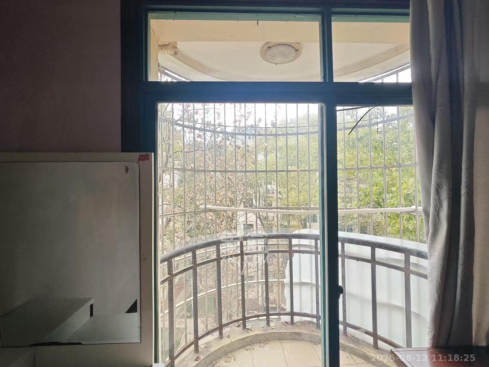 金帆江滨玫瑰园 3室2厅2卫 2100.0元/月 金帆江滨玫瑰园 3室2厅2卫 2100.0元/月室内图