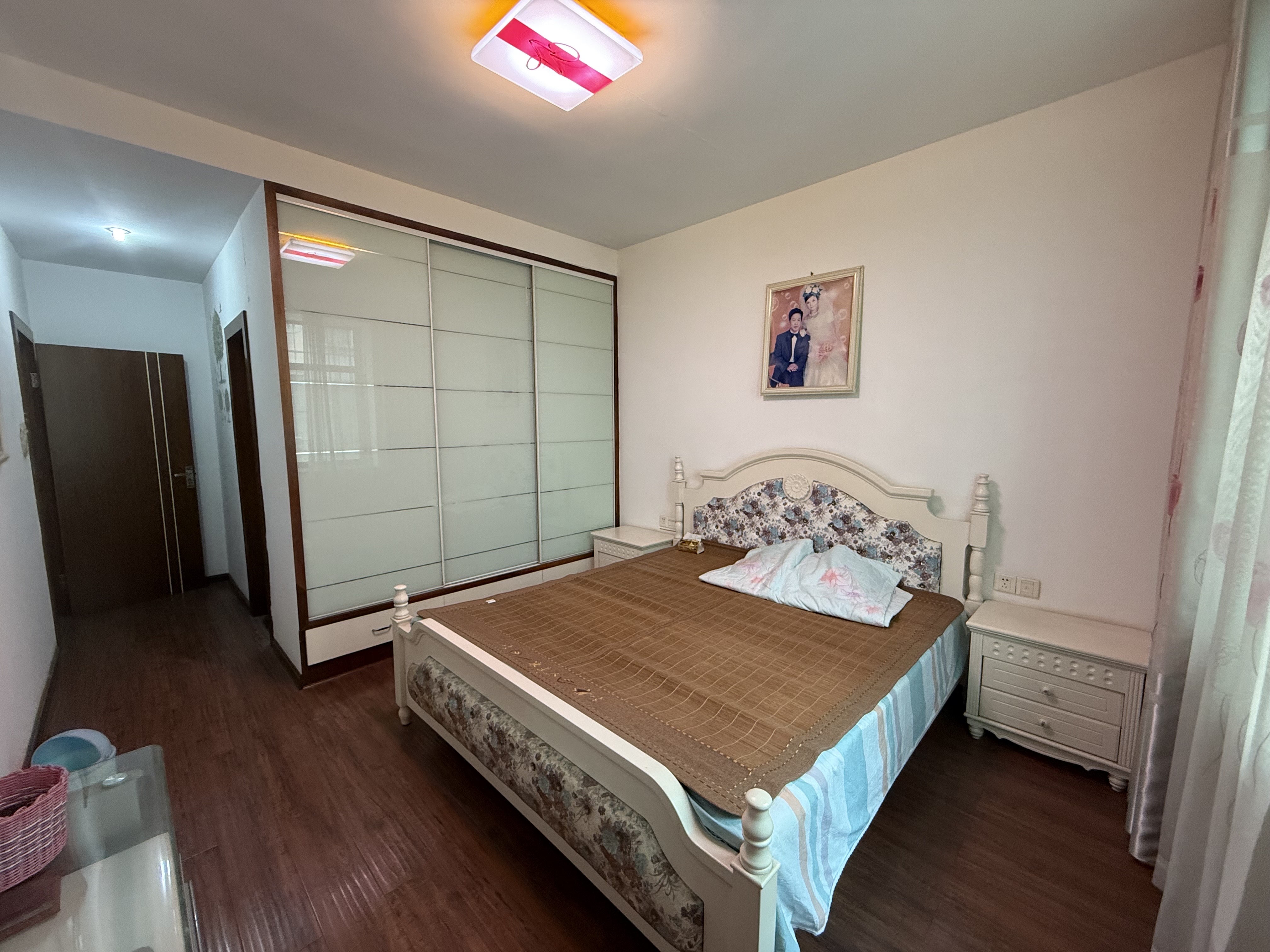 姑苏名园 4室2厅2卫 68.8万 姑苏名园 4室2厅2卫 68.8万客厅