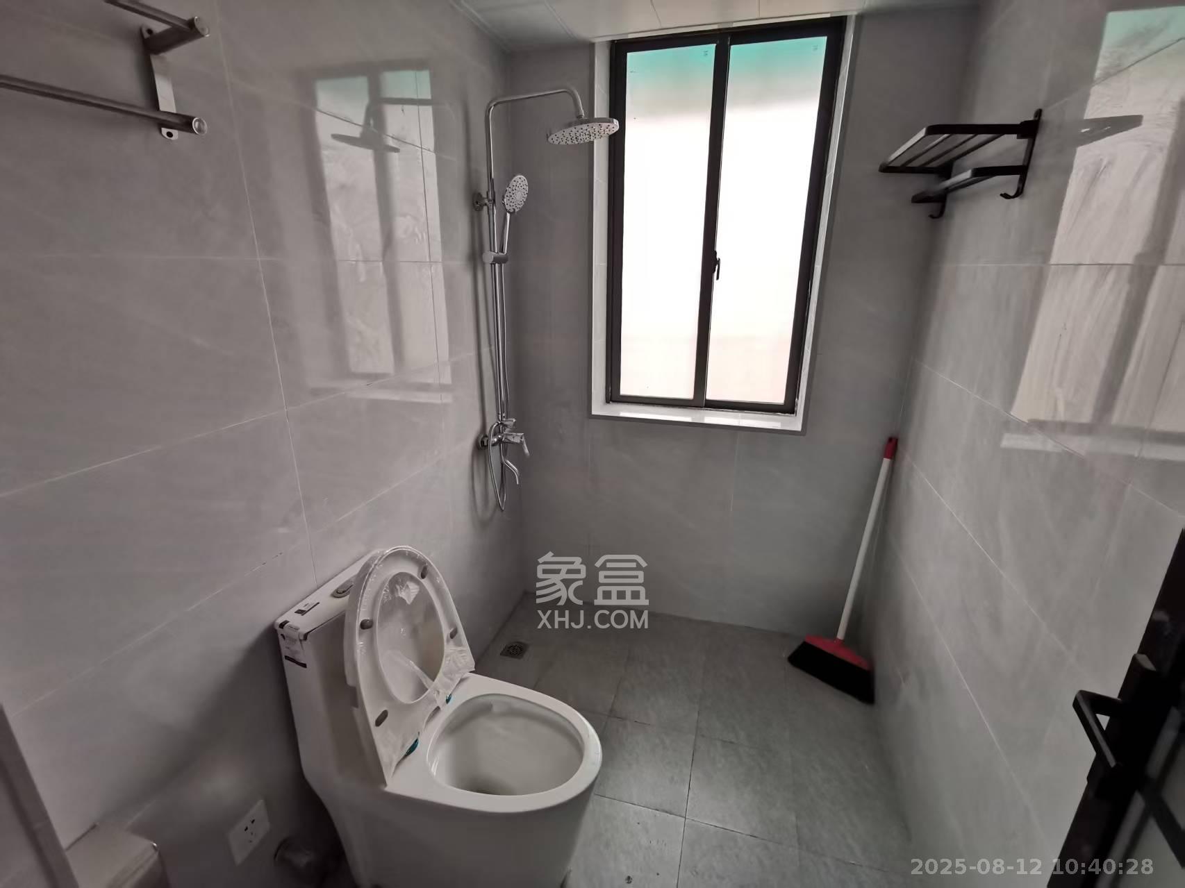 望月沁园 3室2厅2卫 3200.0元/月 望月沁园 3室2厅2卫 3200.0元/月室内图