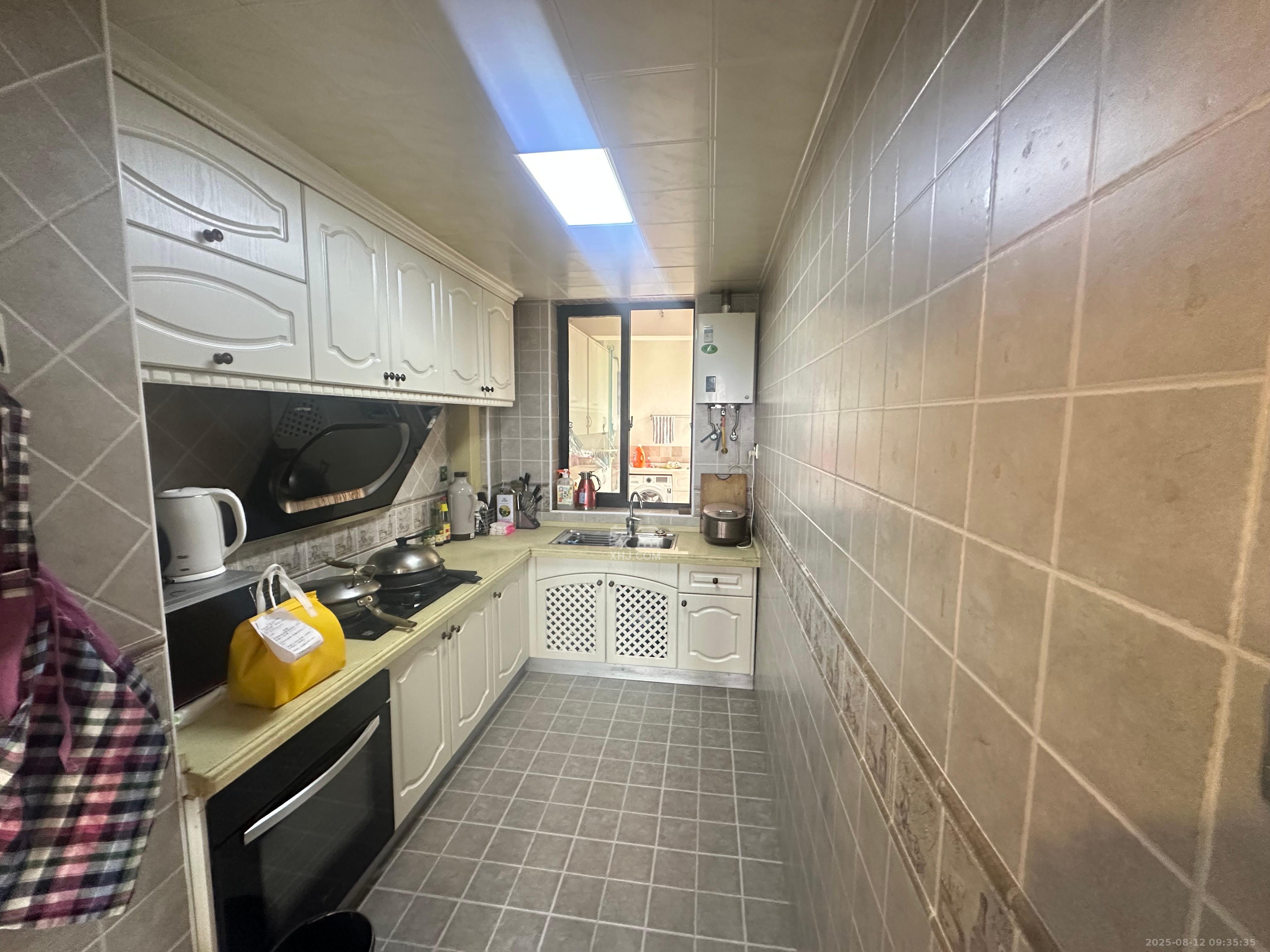 和泓梅溪四季 3室2厅2卫 3500.0元/月 和泓梅溪四季 3室2厅2卫 3500.0元/月室内图