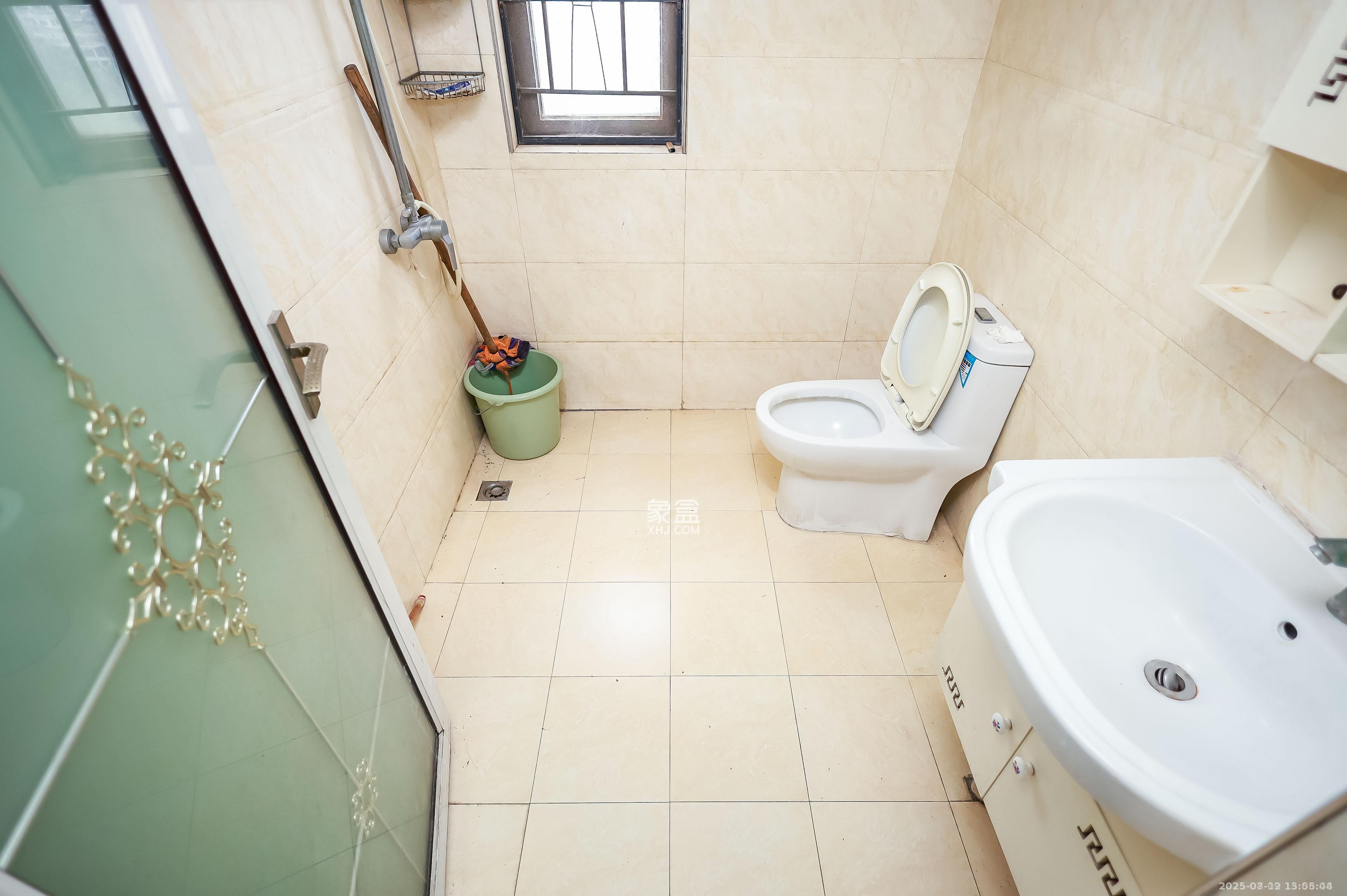 金科东方大院三四期  3室2厅2卫    2500.0元/月室内图