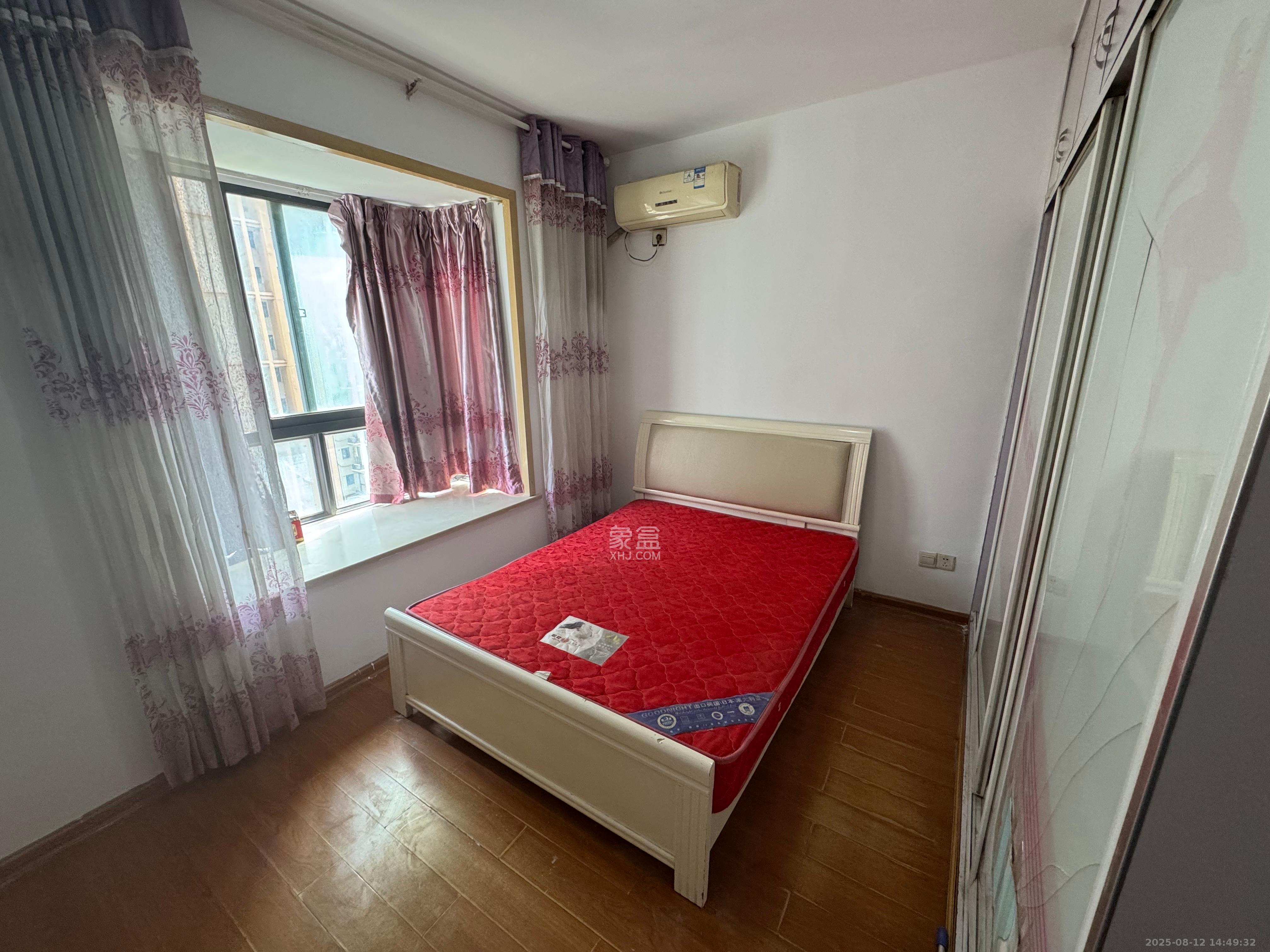 童话里 3室2厅1卫 2000.0元/月 童话里 3室2厅1卫 2000.0元/月室内图