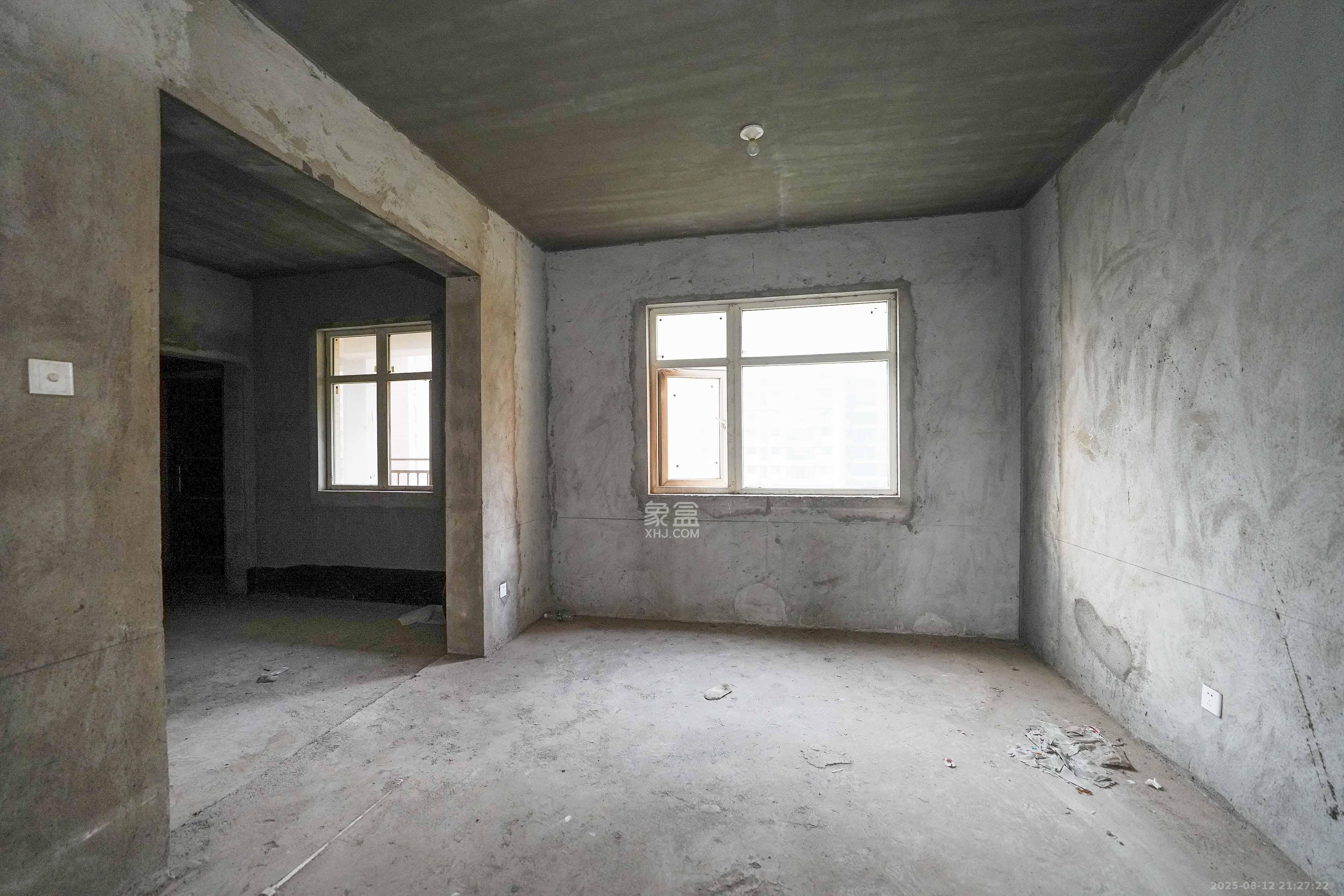 嘉华城(一期)  5室2厅2卫    168.0万 嘉华城(一期)  5室2厅2卫    168.0万客厅