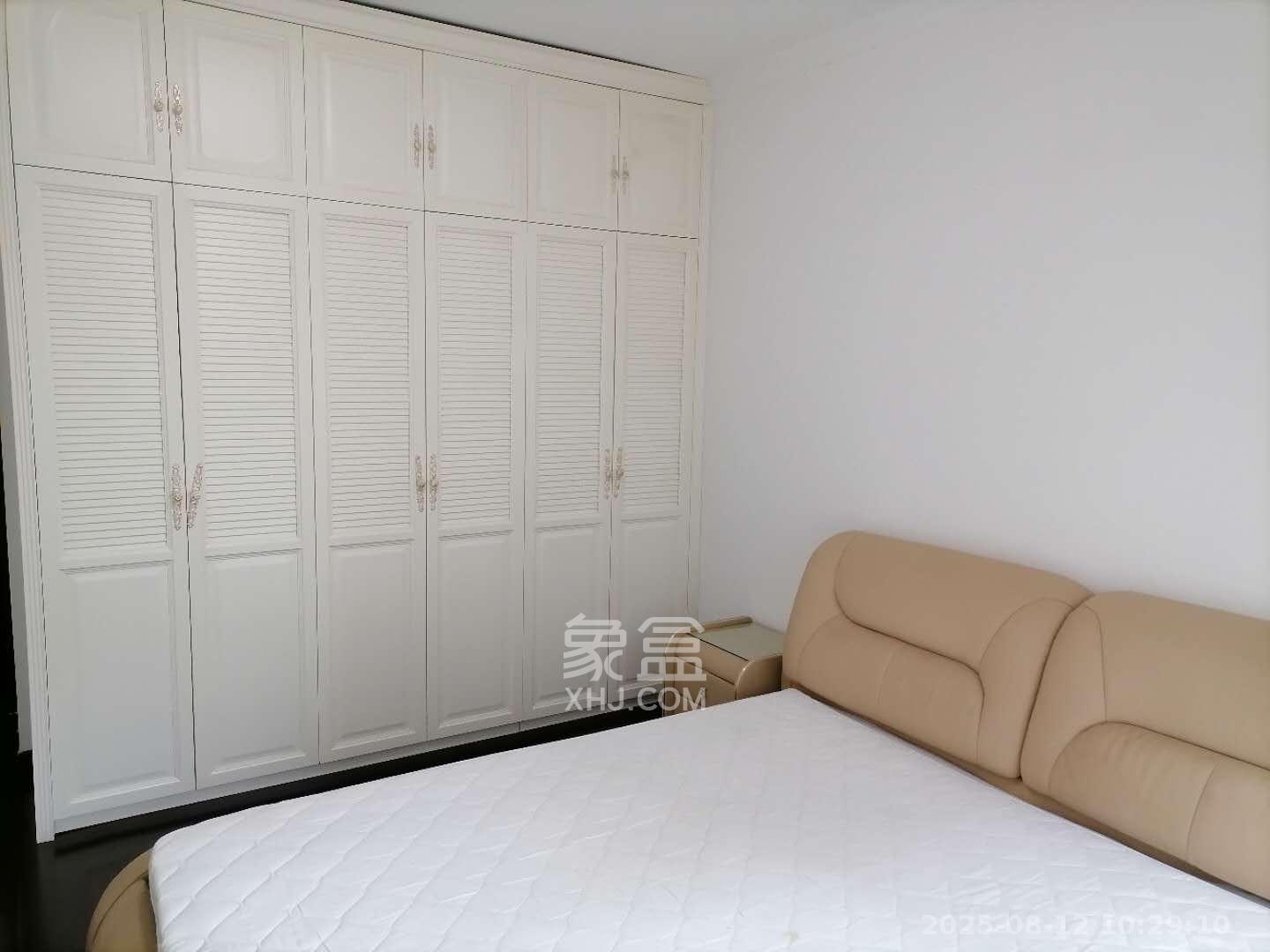 中海国际一期 4室2厅2卫 2000.0元/月 中海国际一期 4室2厅2卫 2000.0元/月室内图