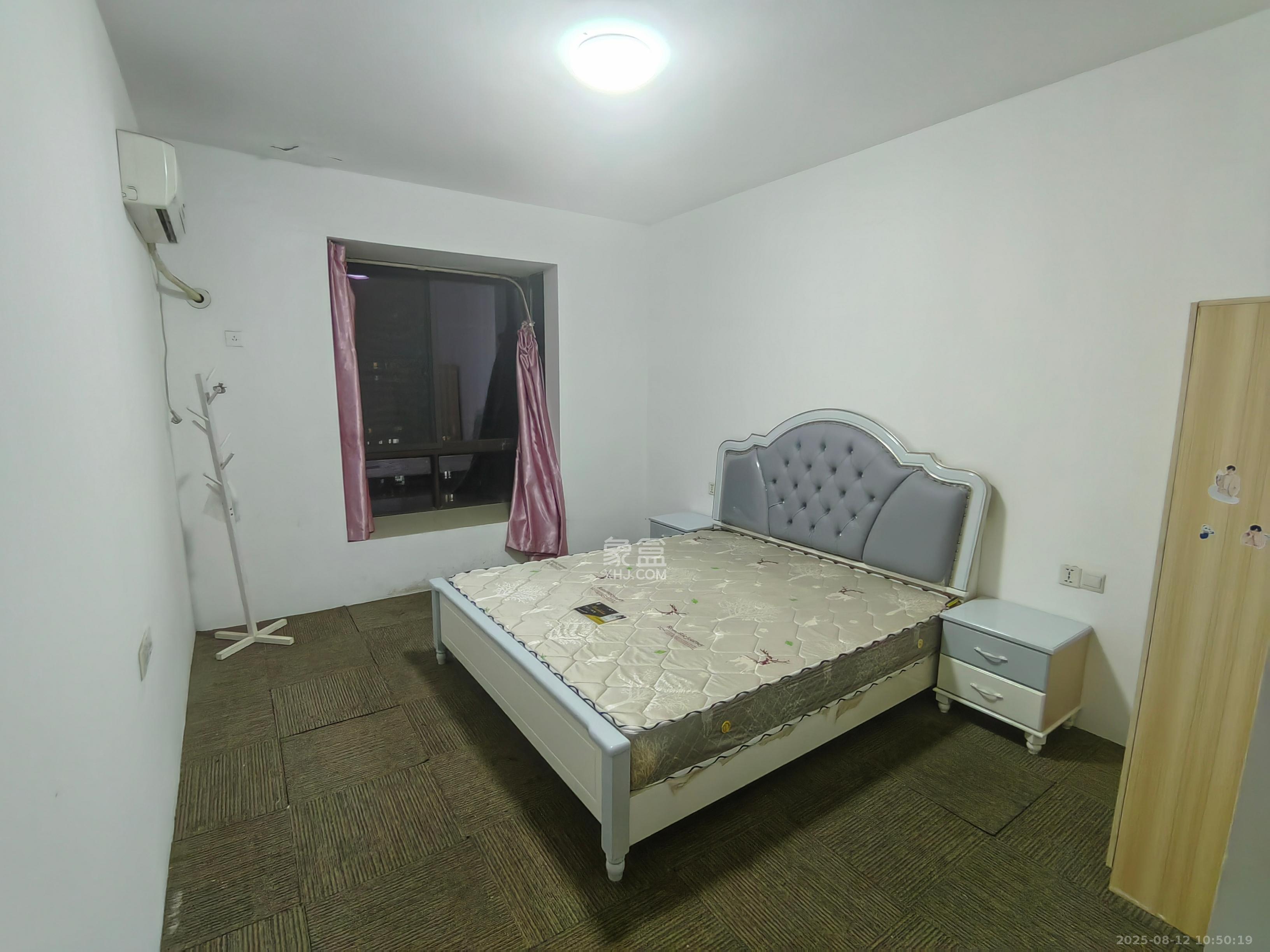 三景华御  3室2厅2卫    2200.0元/月 三景华御  3室2厅2卫    2200.0元/月室内图