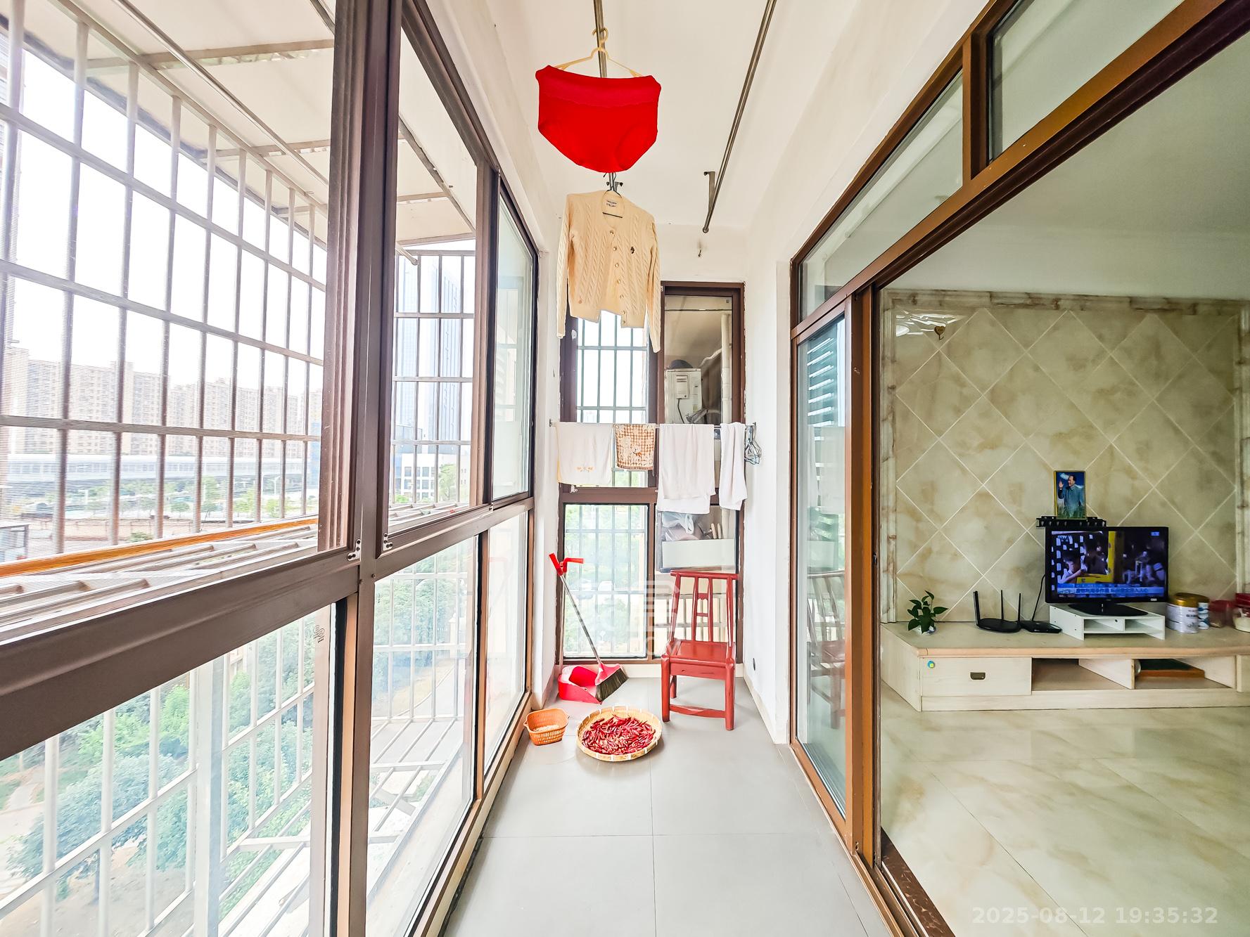 水木华麓 2室1厅1卫 52.0万 水木华麓 2室1厅1卫 52.0万阳台