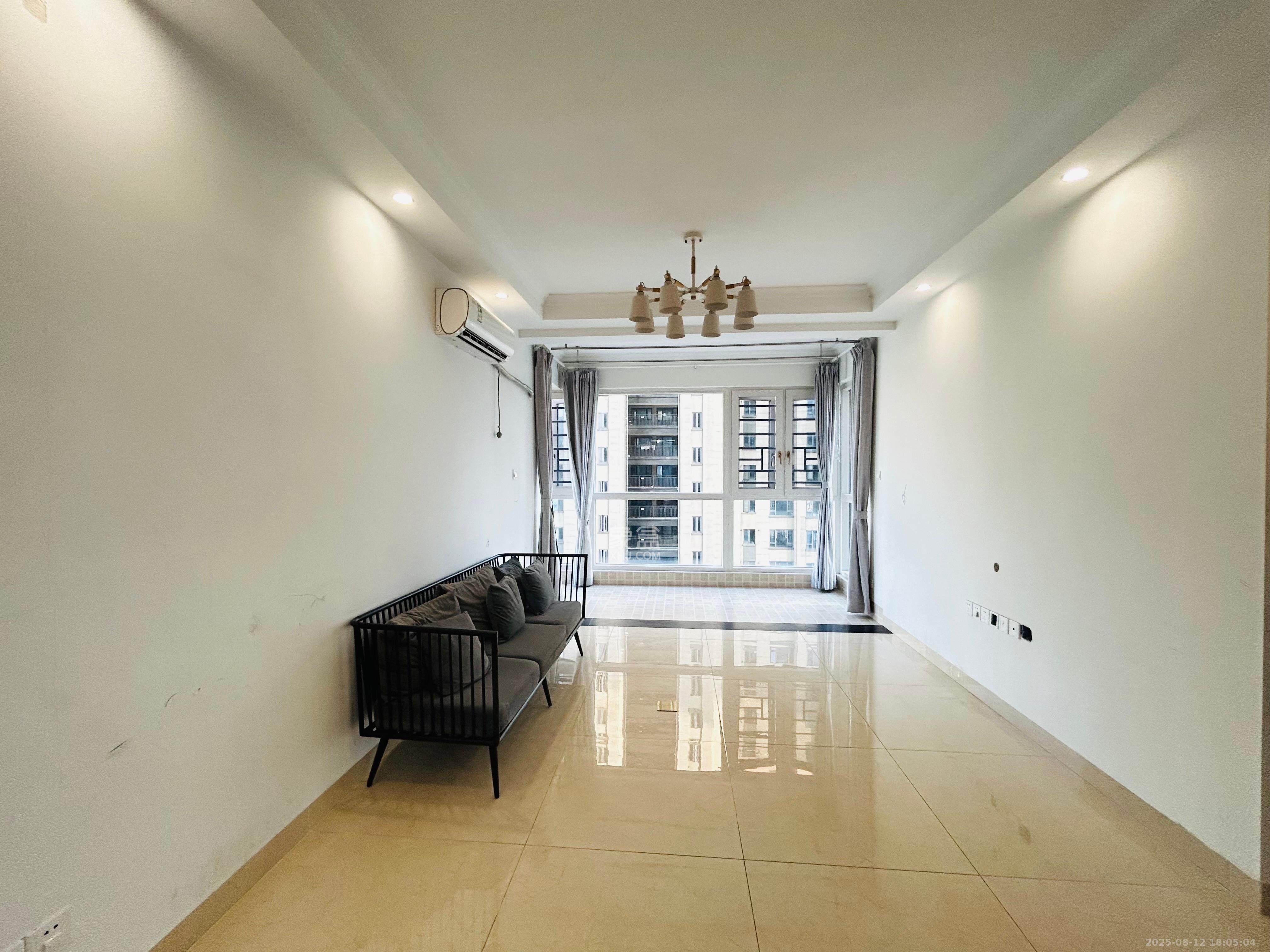 梅溪湖金茂悦(金悦雅苑) 3室2厅1卫 2700.0元/月 梅溪湖金茂悦(金悦雅苑) 3室2厅1卫 2700.0元/月室内图