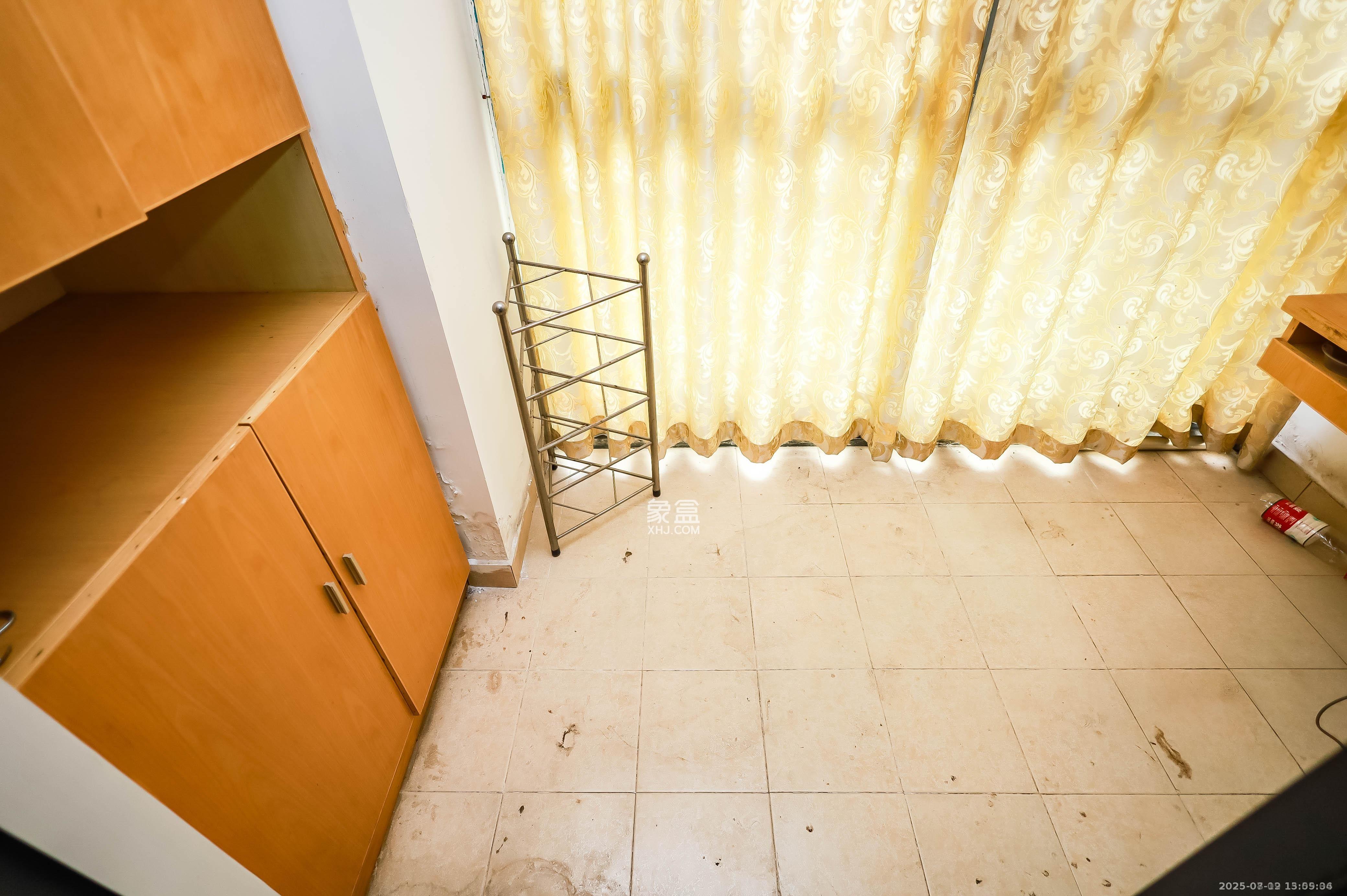 金科东方大院三四期  3室2厅2卫    2500.0元/月室内图