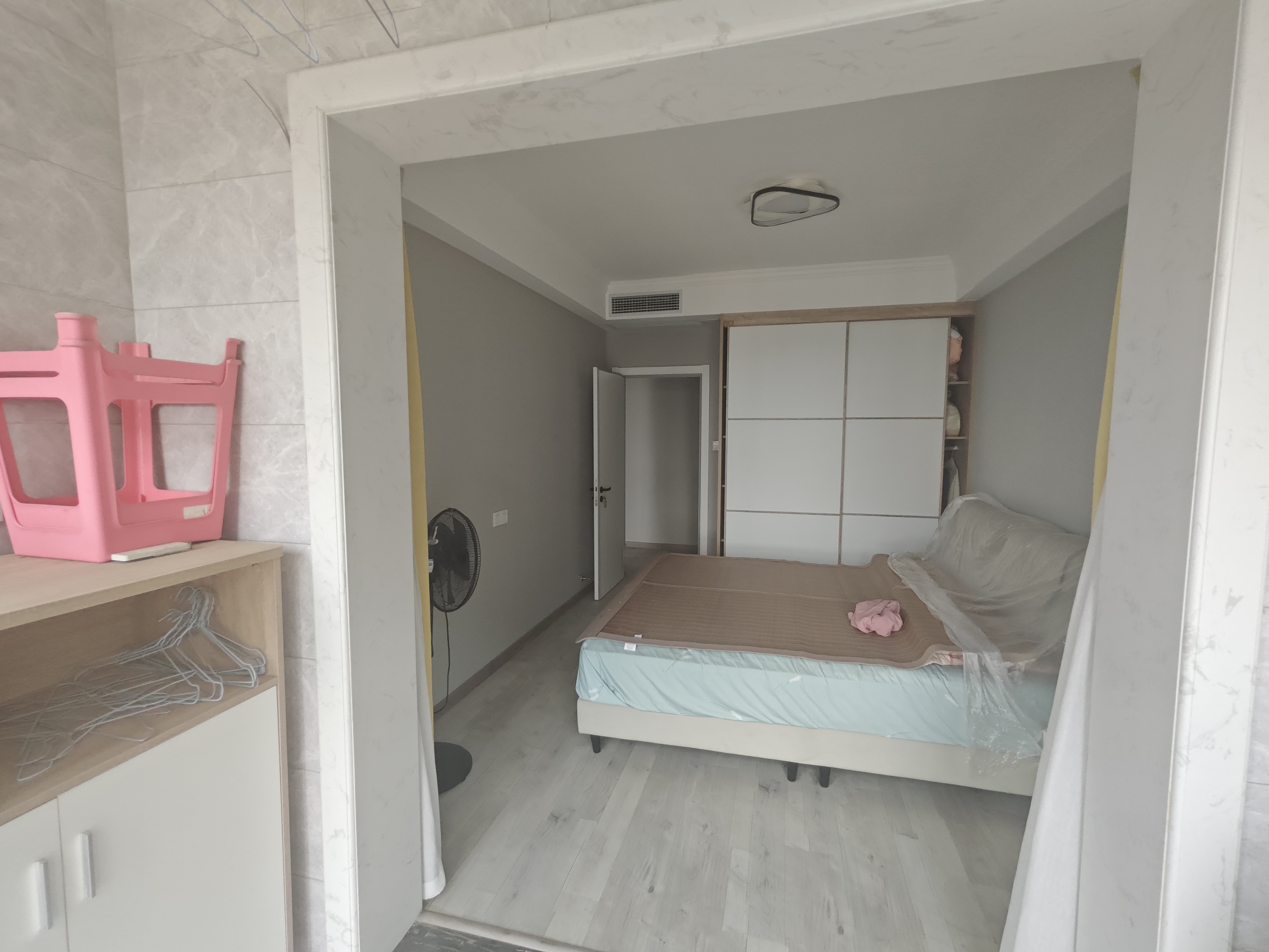 汇通国际  3室2厅2卫    2800.0元/月 汇通国际  3室2厅2卫    2800.0元/月室内图