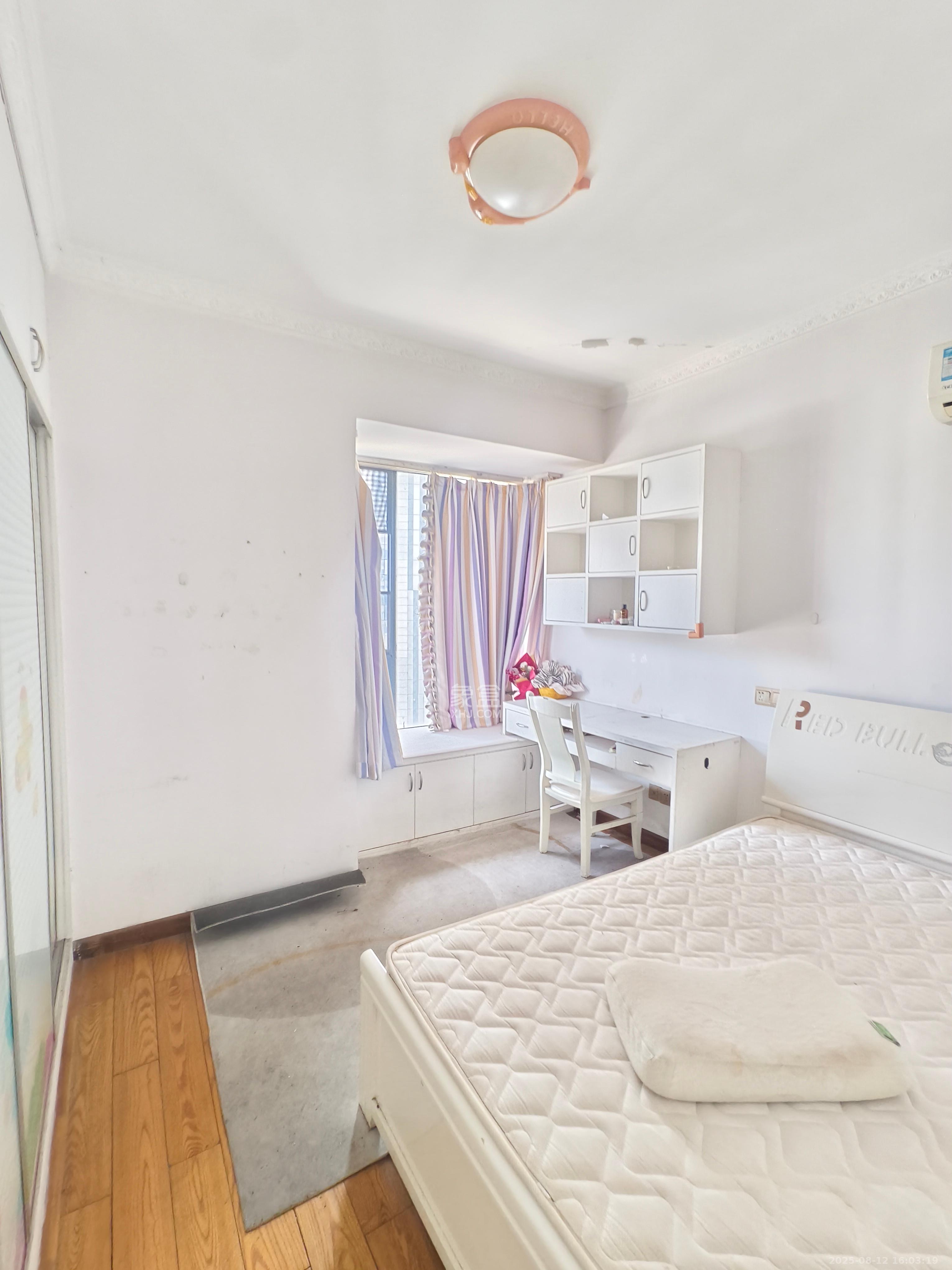 长房时代城 3室2厅1卫 2400.0元/月 长房时代城 3室2厅1卫 2400.0元/月室内图