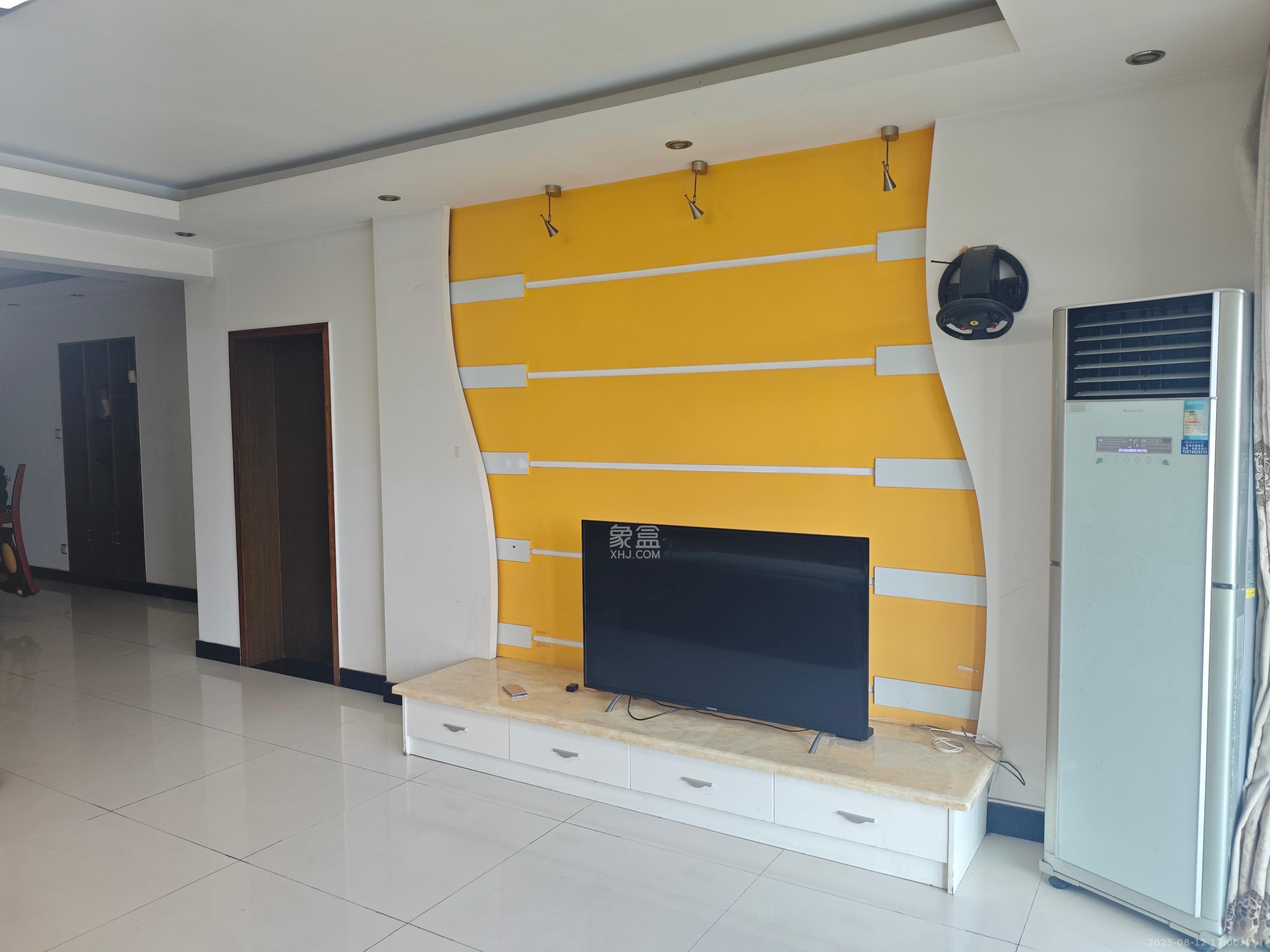 梦泽园  4室2厅2卫    4000.0元/月 梦泽园  4室2厅2卫    4000.0元/月室内图