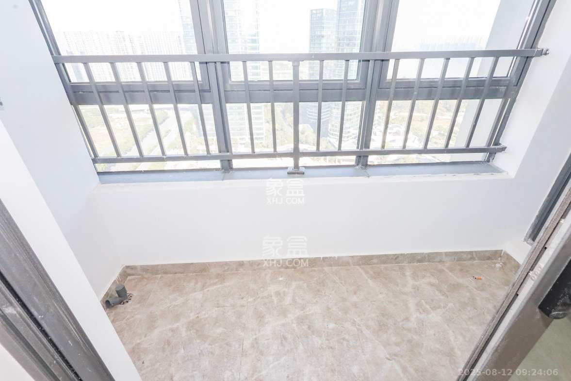 复地滨江金融中心  4室2厅2卫    4500.0元/月 复地滨江金融中心  4室2厅2卫    4500.0元/月室内图