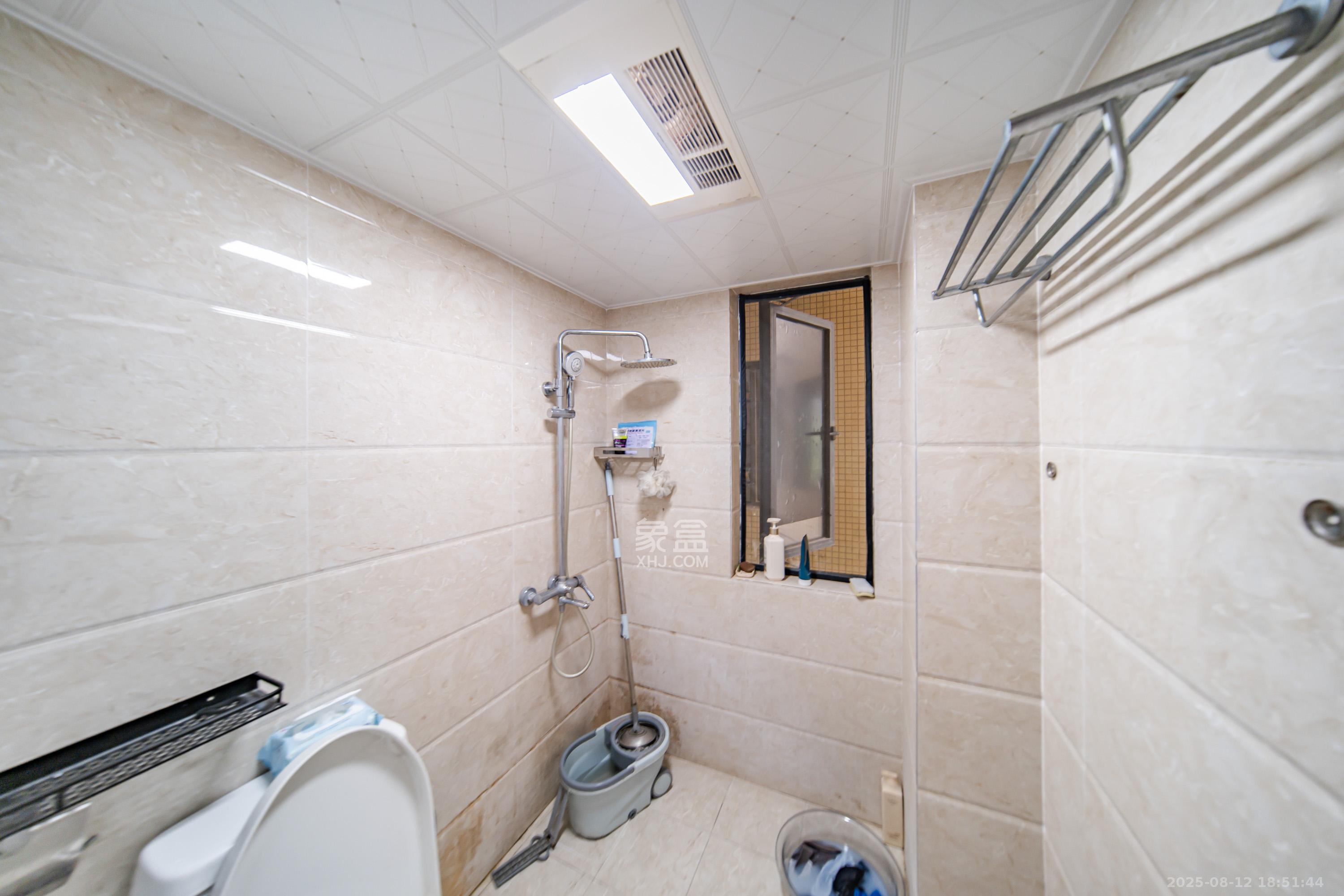 兰亭湾畔  3室2厅2卫    138.0万 兰亭湾畔  3室2厅2卫    138.0万卫生间