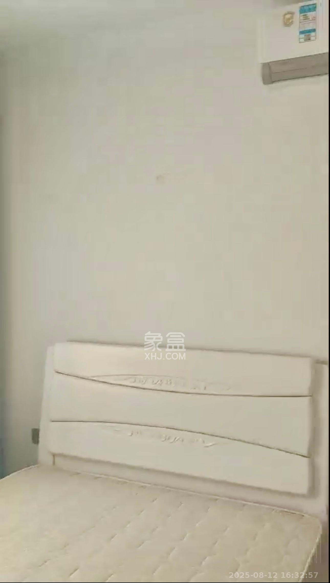 好莱城(弘德西街) 3室2厅1卫 2200.0元/月 好莱城(弘德西街) 3室2厅1卫 2200.0元/月室内图