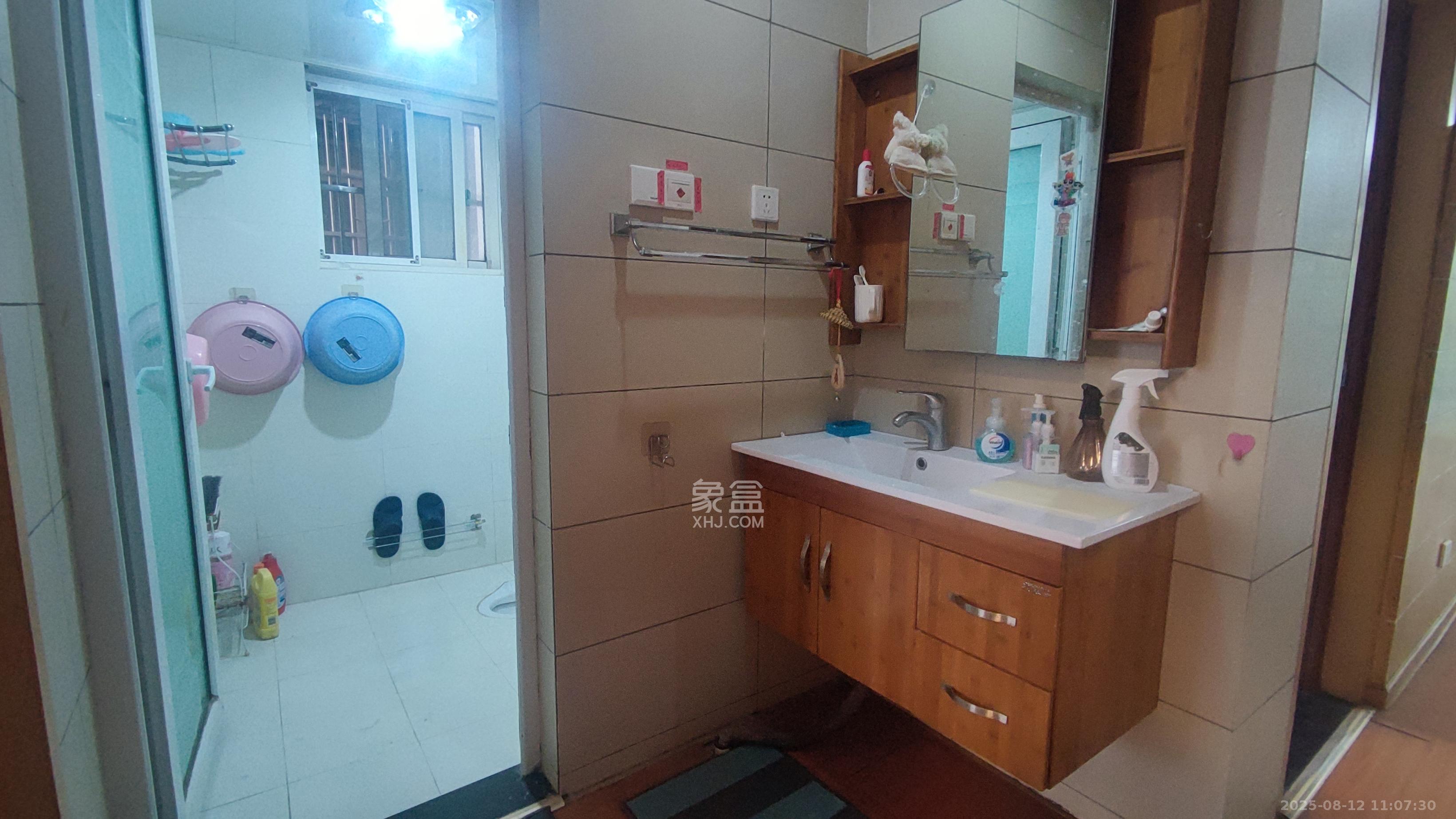 柠檬丽都  3室2厅1卫   2300.00元/月室内图