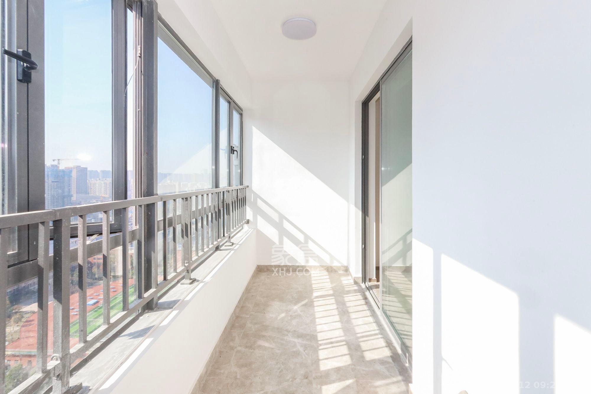 复地滨江金融中心  4室2厅2卫    4500.0元/月 复地滨江金融中心  4室2厅2卫    4500.0元/月室内图