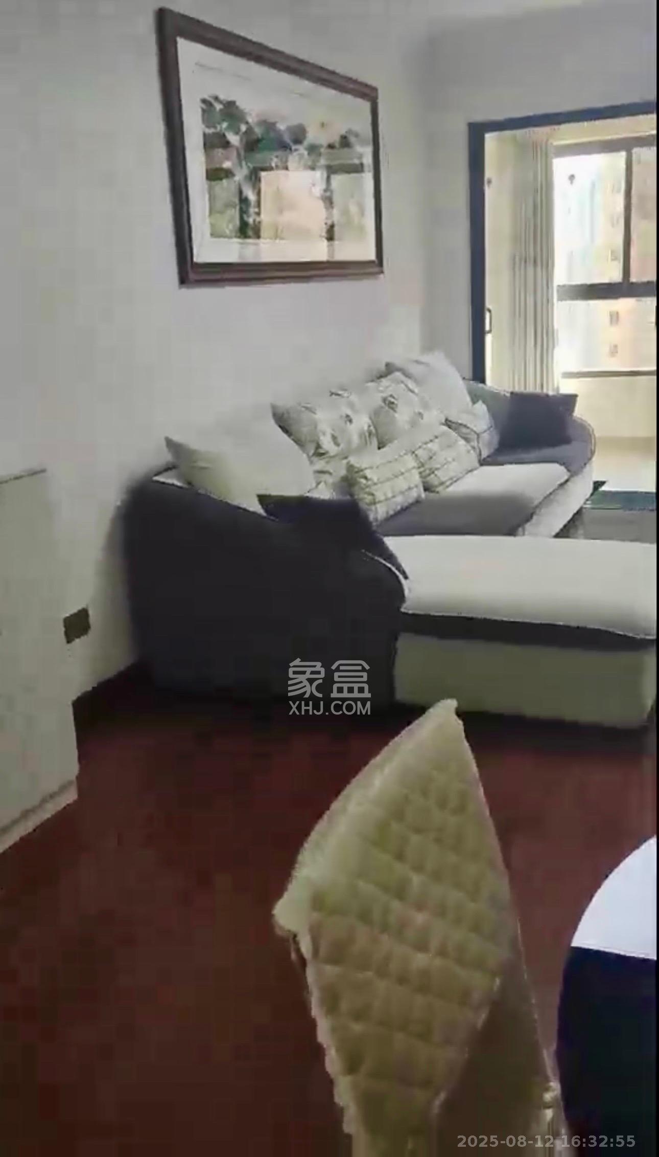 好莱城(弘德西街) 3室2厅1卫 2200.0元/月 好莱城(弘德西街) 3室2厅1卫 2200.0元/月室内图